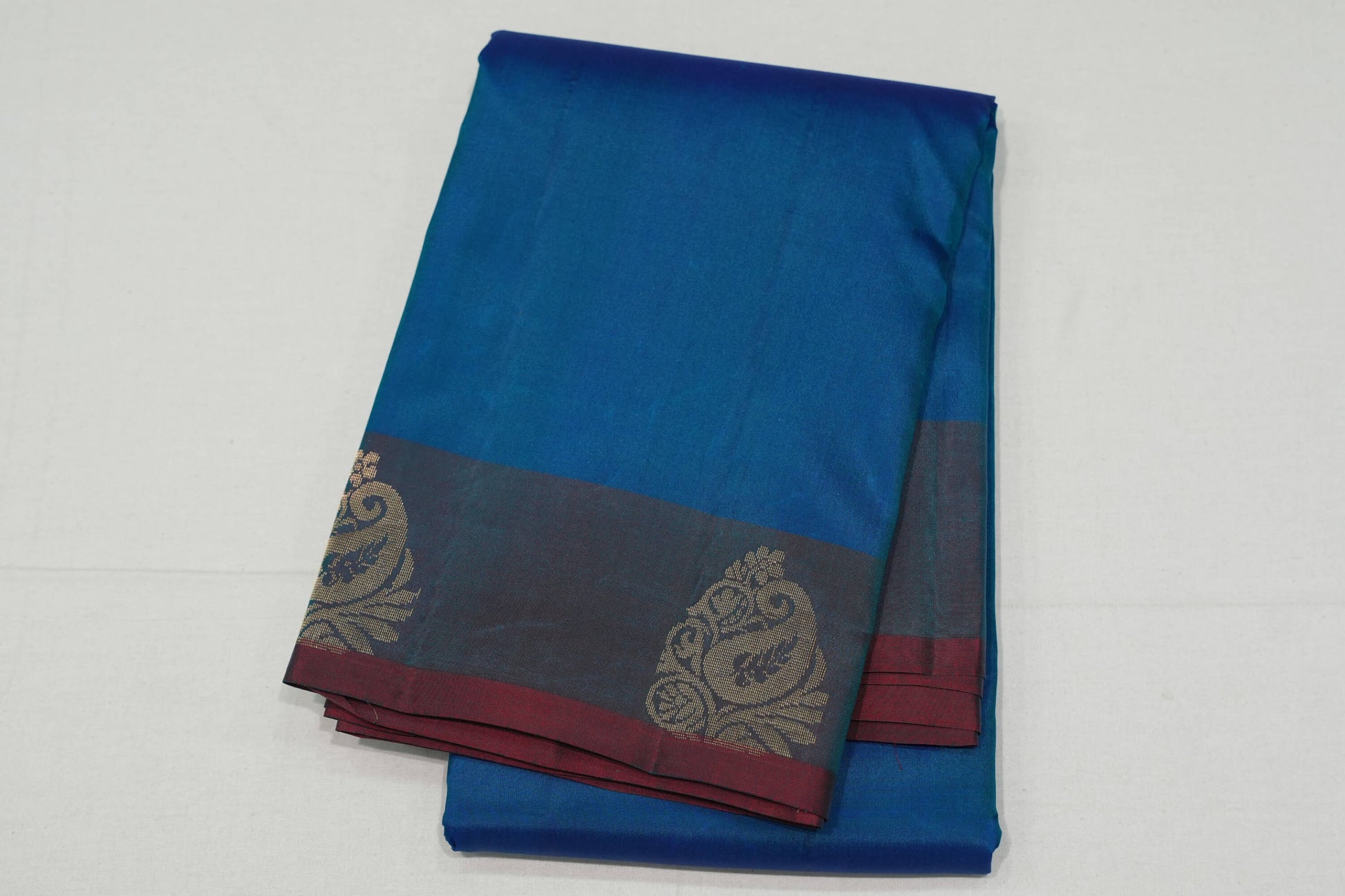 Blue light weight kanchipuram silk saree