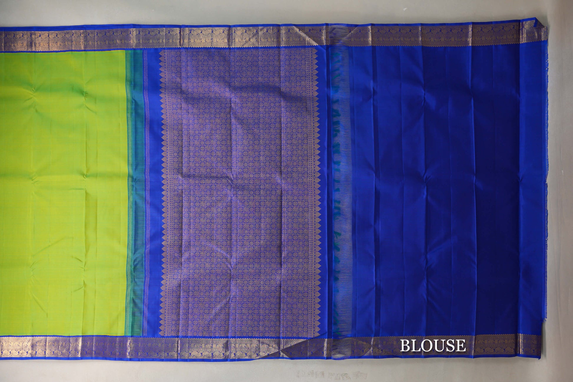 Dual Tone of Yellow and Green with Deep Royal Blue Borders Vintage Kanjivaram Silk Saree blouse