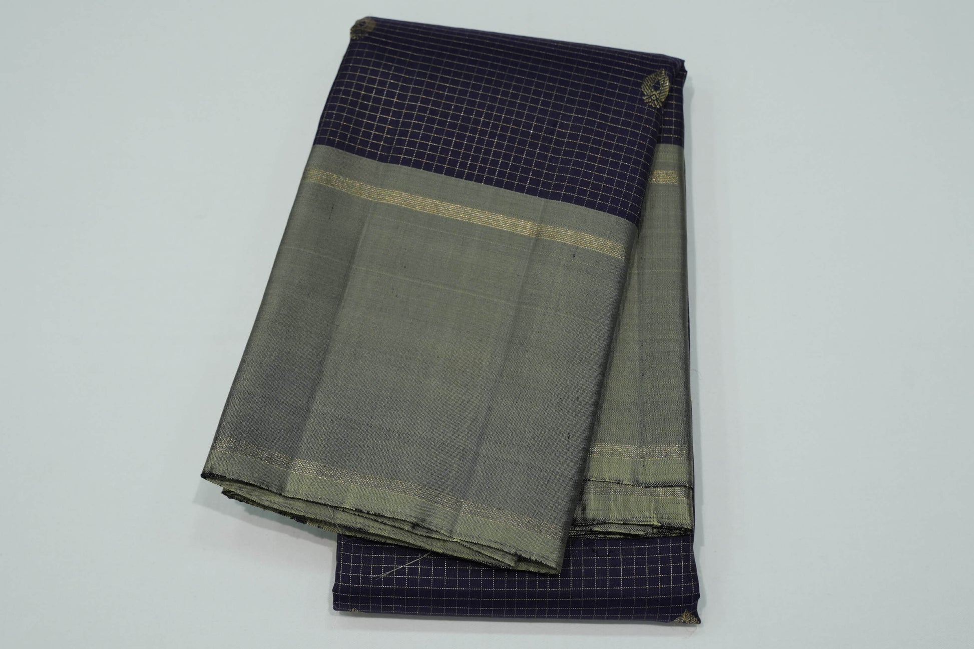 Dark purple vintage kanchipuram silk saree