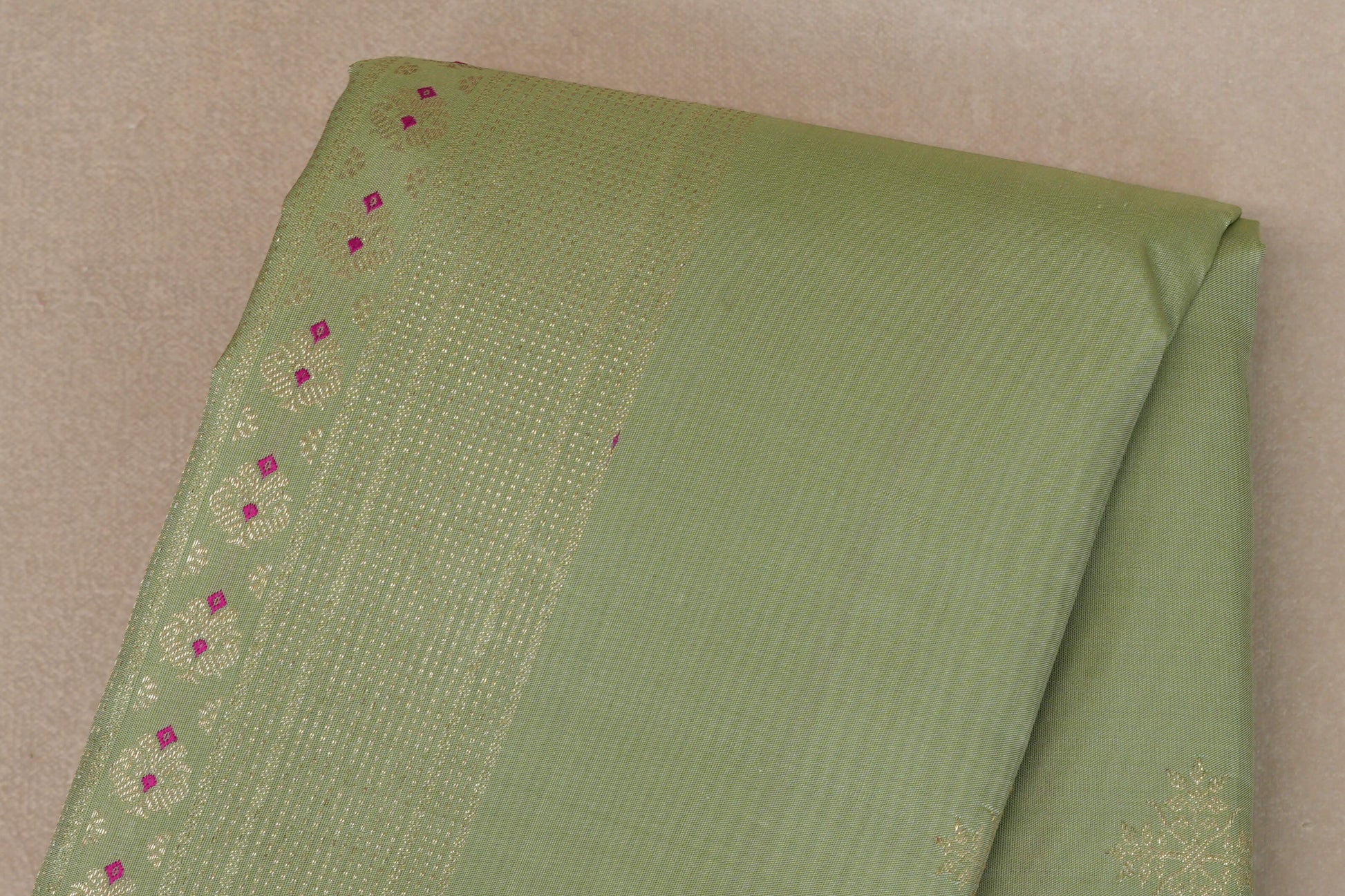 Pistachio Green with Dusty Pink Borders Vintage Kanjivaram Silk Saree body
