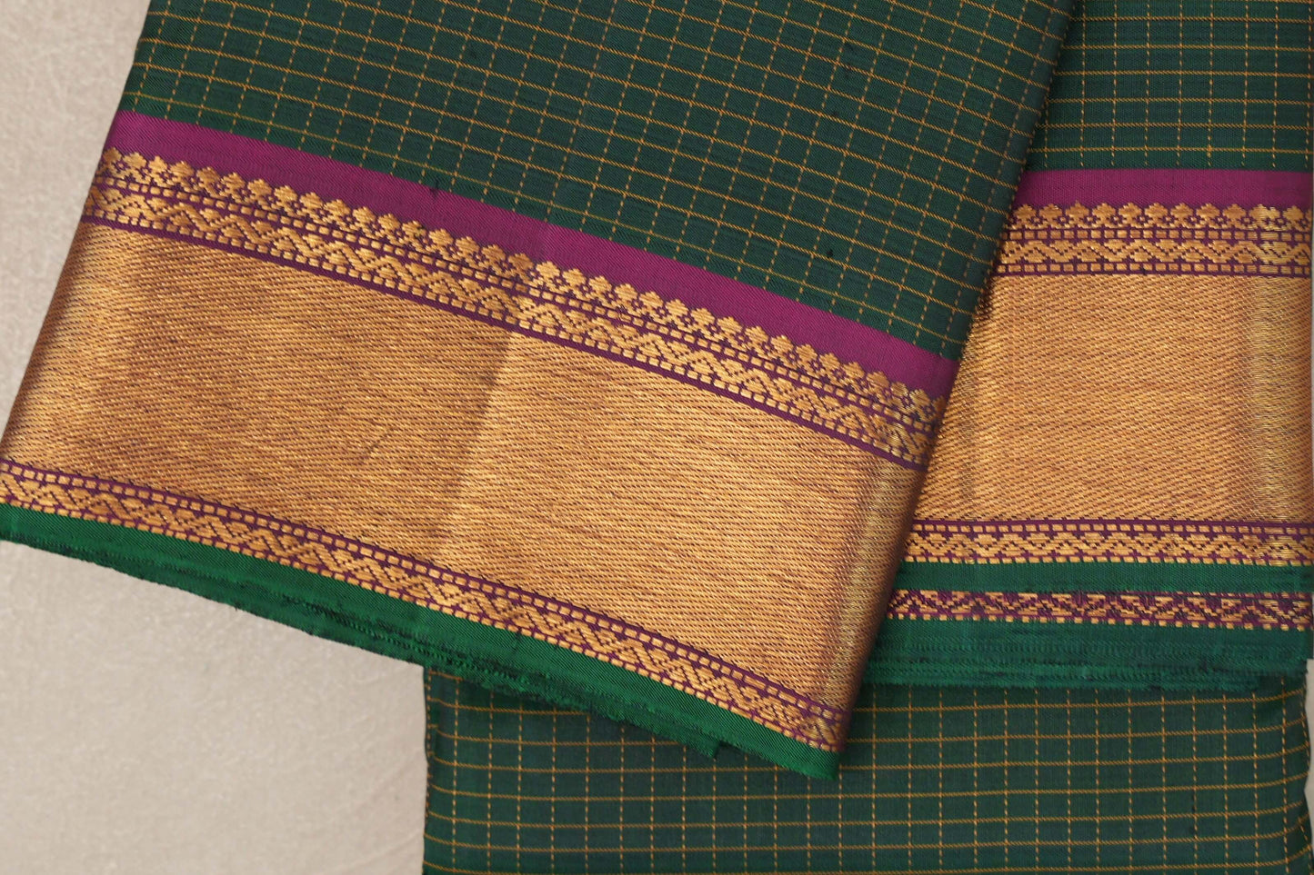 Bottle Green with magenta Borders Vintage Kanjivaram Silk Saree SS9424