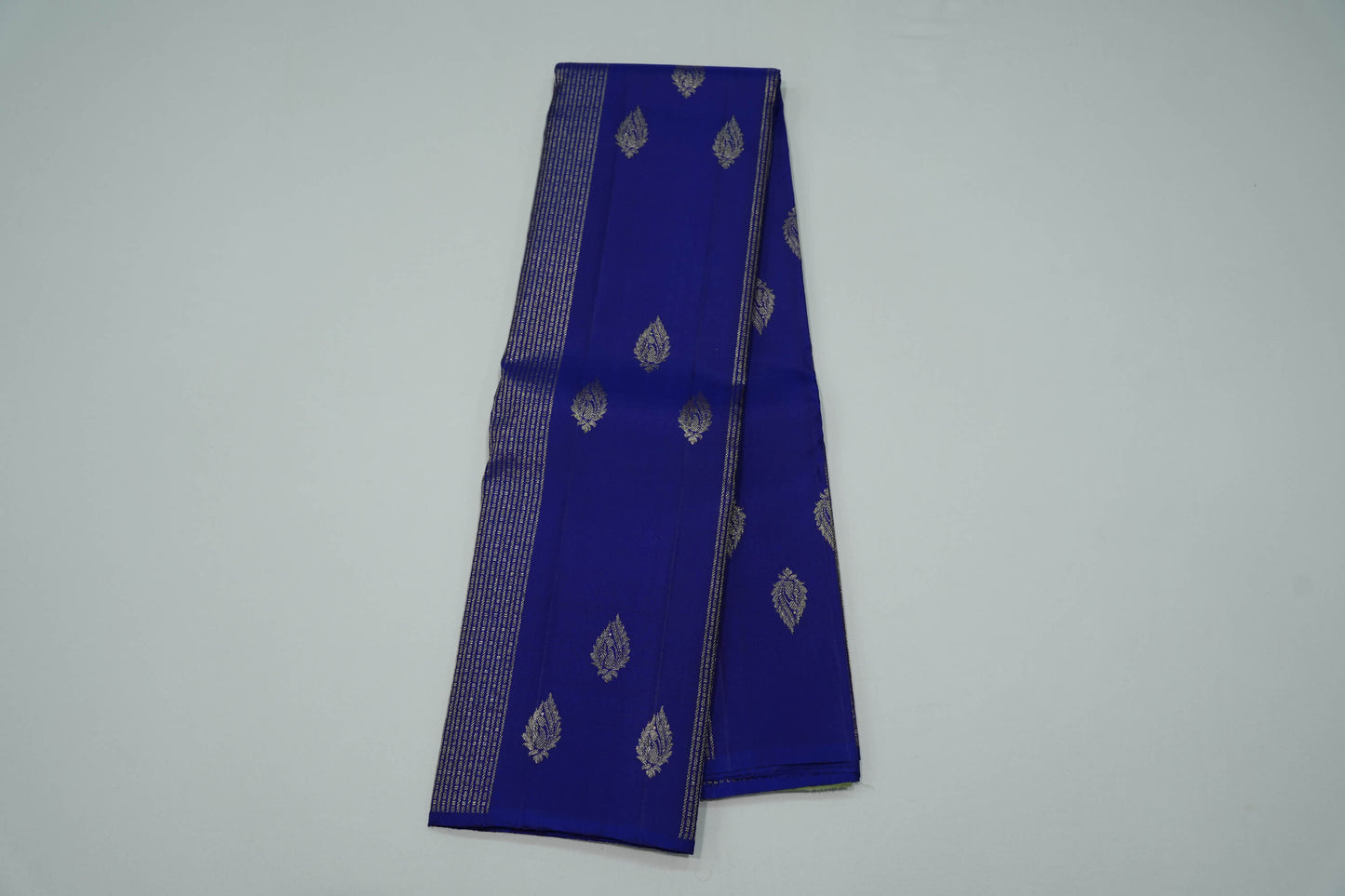 Borderless vintage kanchipuram silk saree