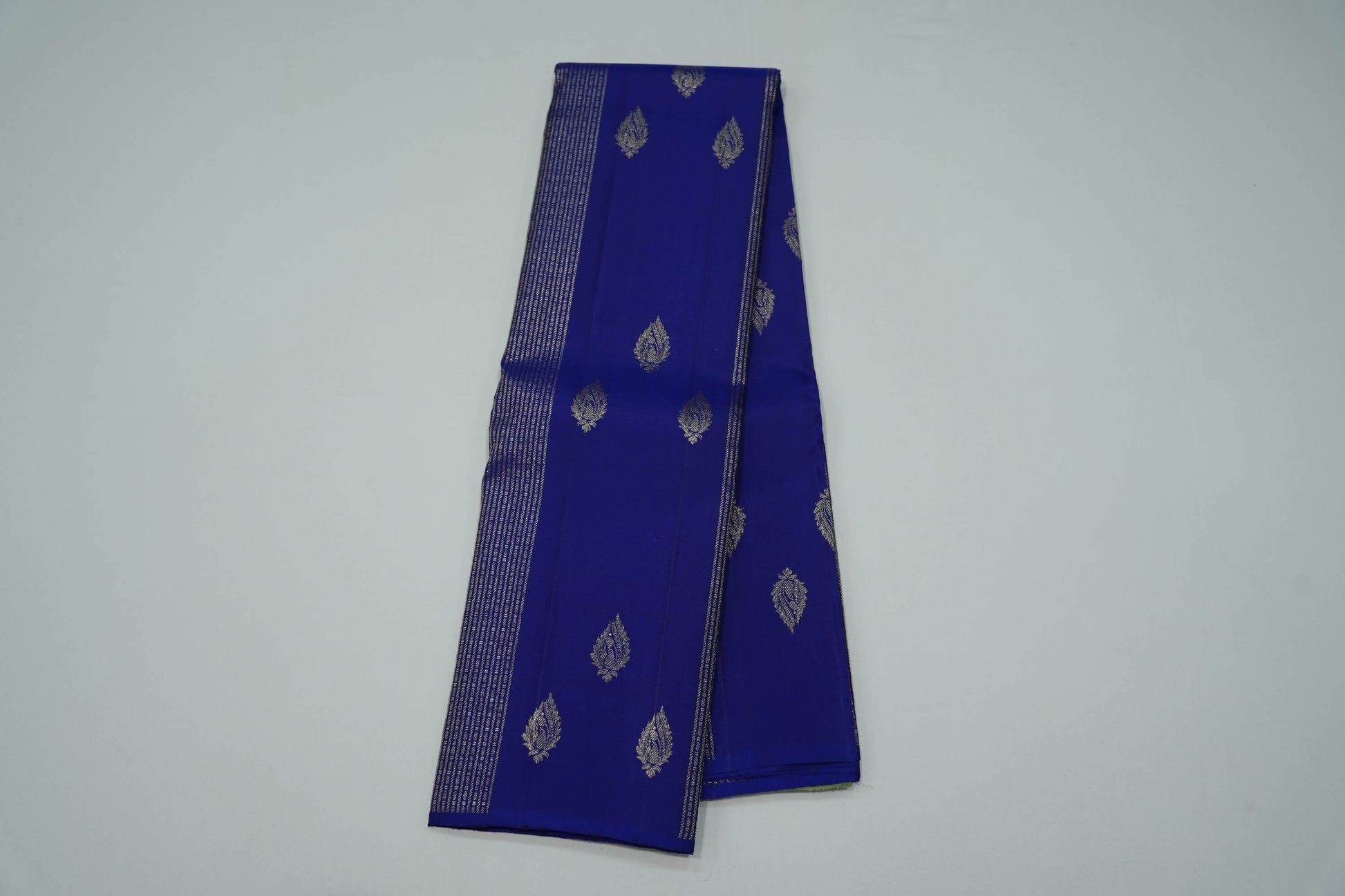 Borderless vintage kanchipuram silk saree