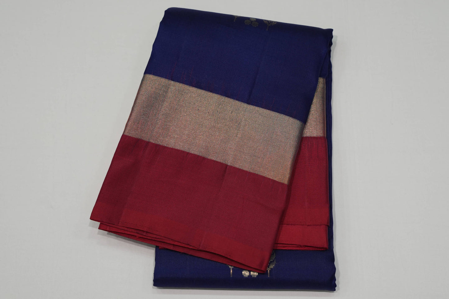 Royal blue light weight kanchipuram silk saree