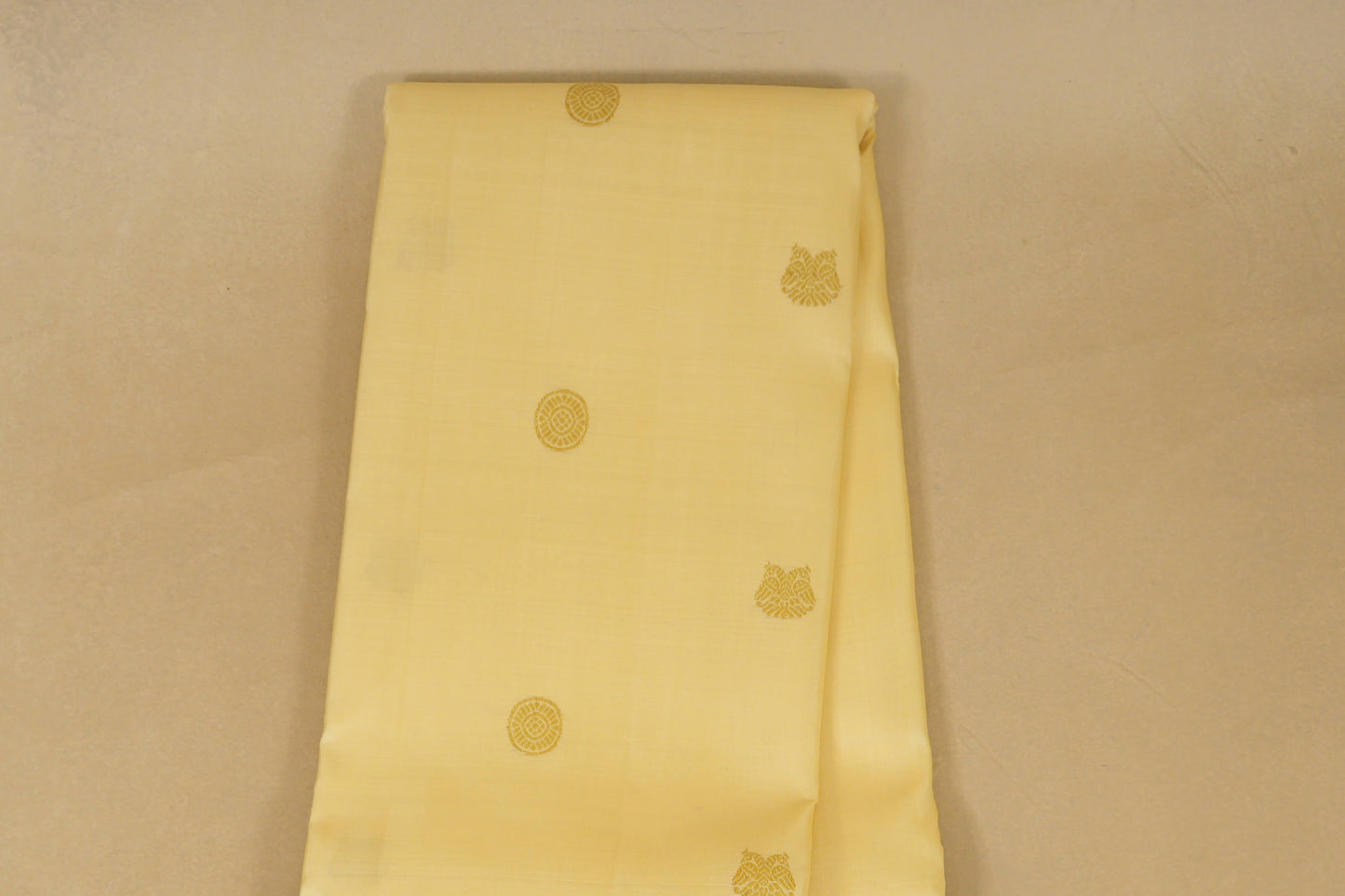 Half White Vintage Kanjivaram Silk Saree Body zoom