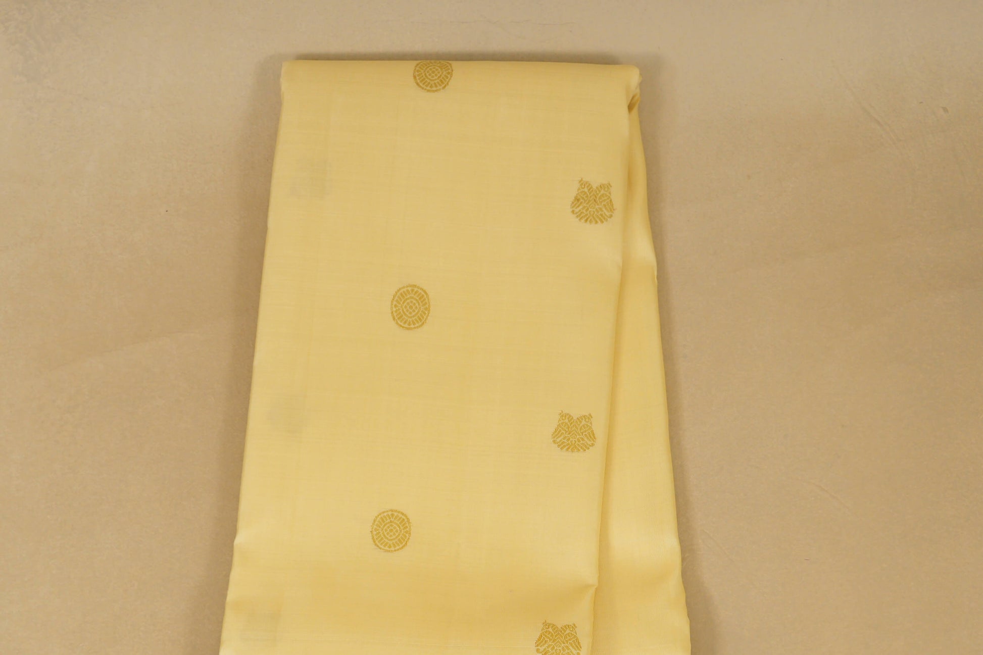 Half White Vintage Kanjivaram Silk Saree Body zoom