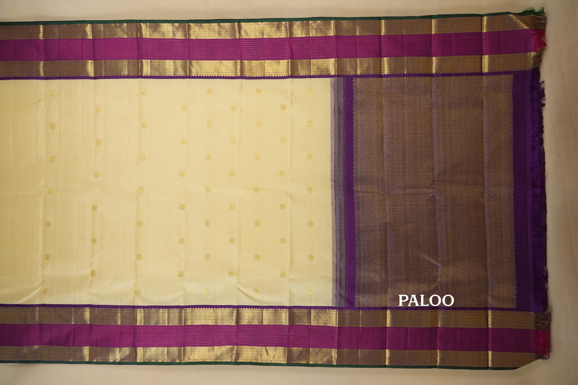 Half White Vintage Kanjivaram Silk Saree Paloo 