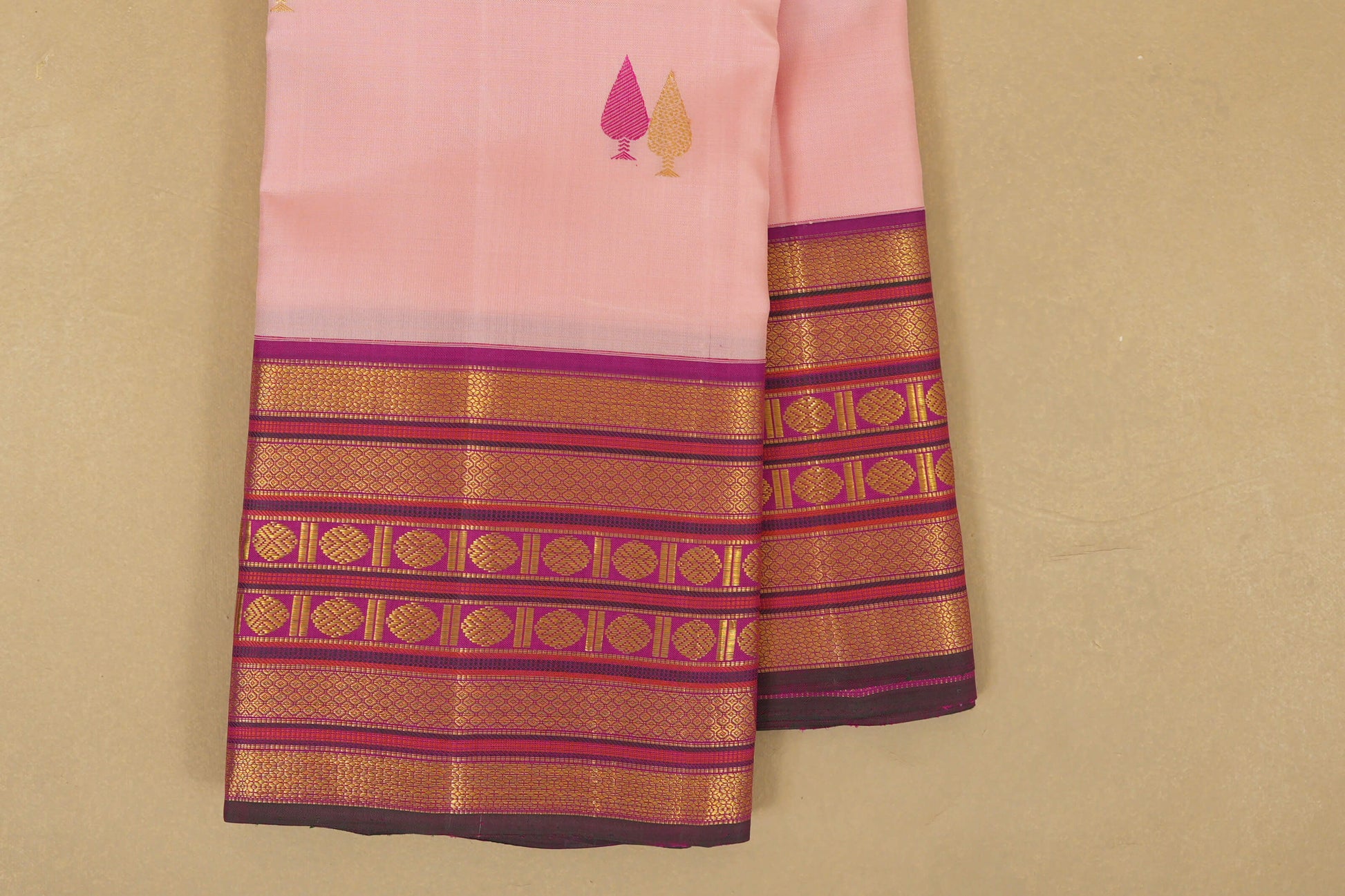 Baby Pink Vintage Kanjivaram Silk Saree border zoom