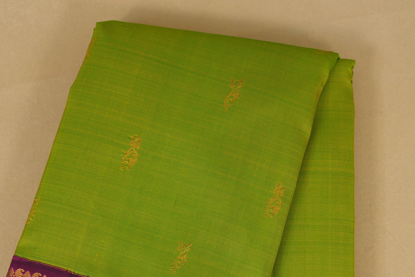 Fluorescent Green Vintage Kanjivaram Silk Saree body zoom
