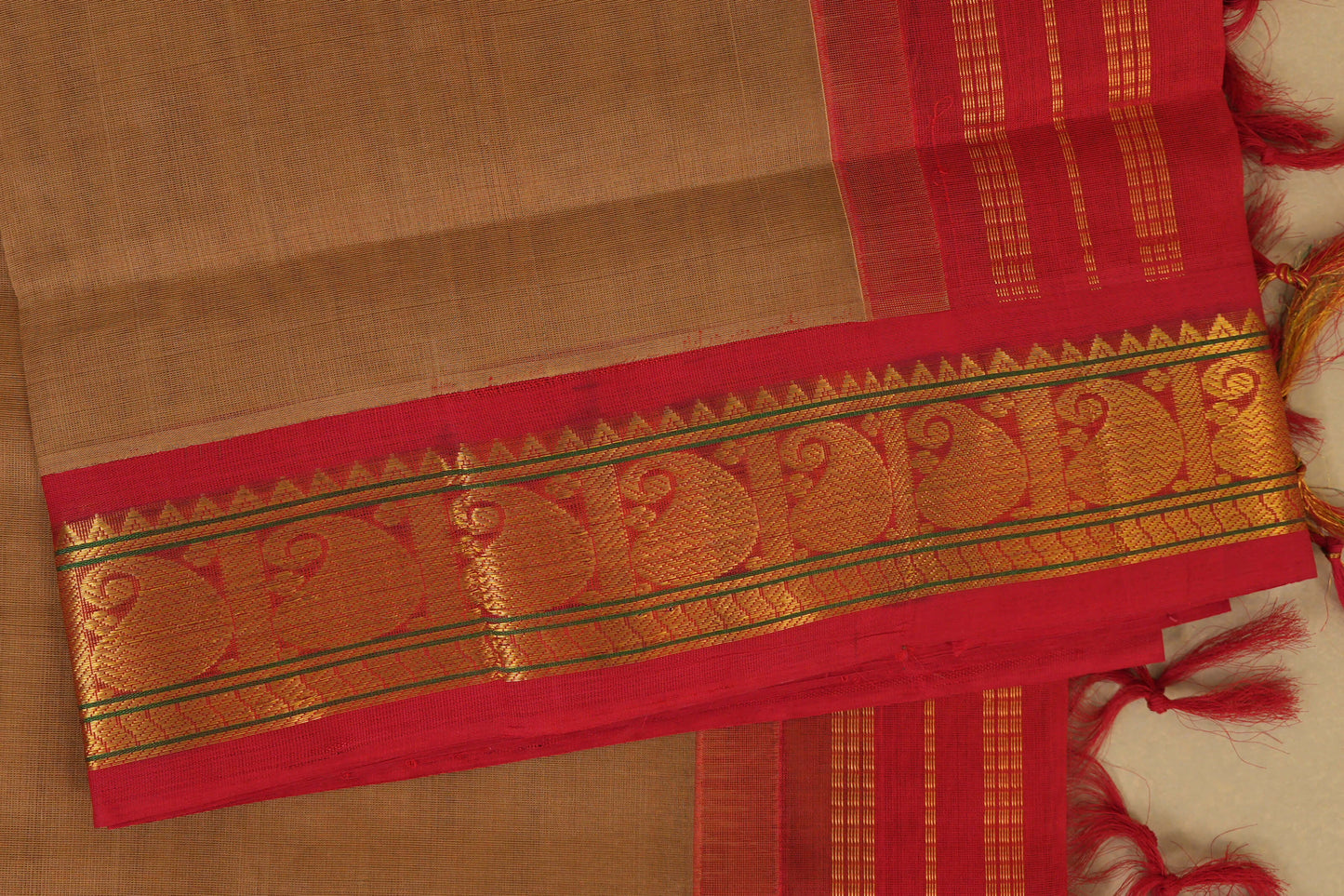 Dark Khaki with Red Borders Silk Cotton Saree  border zoom