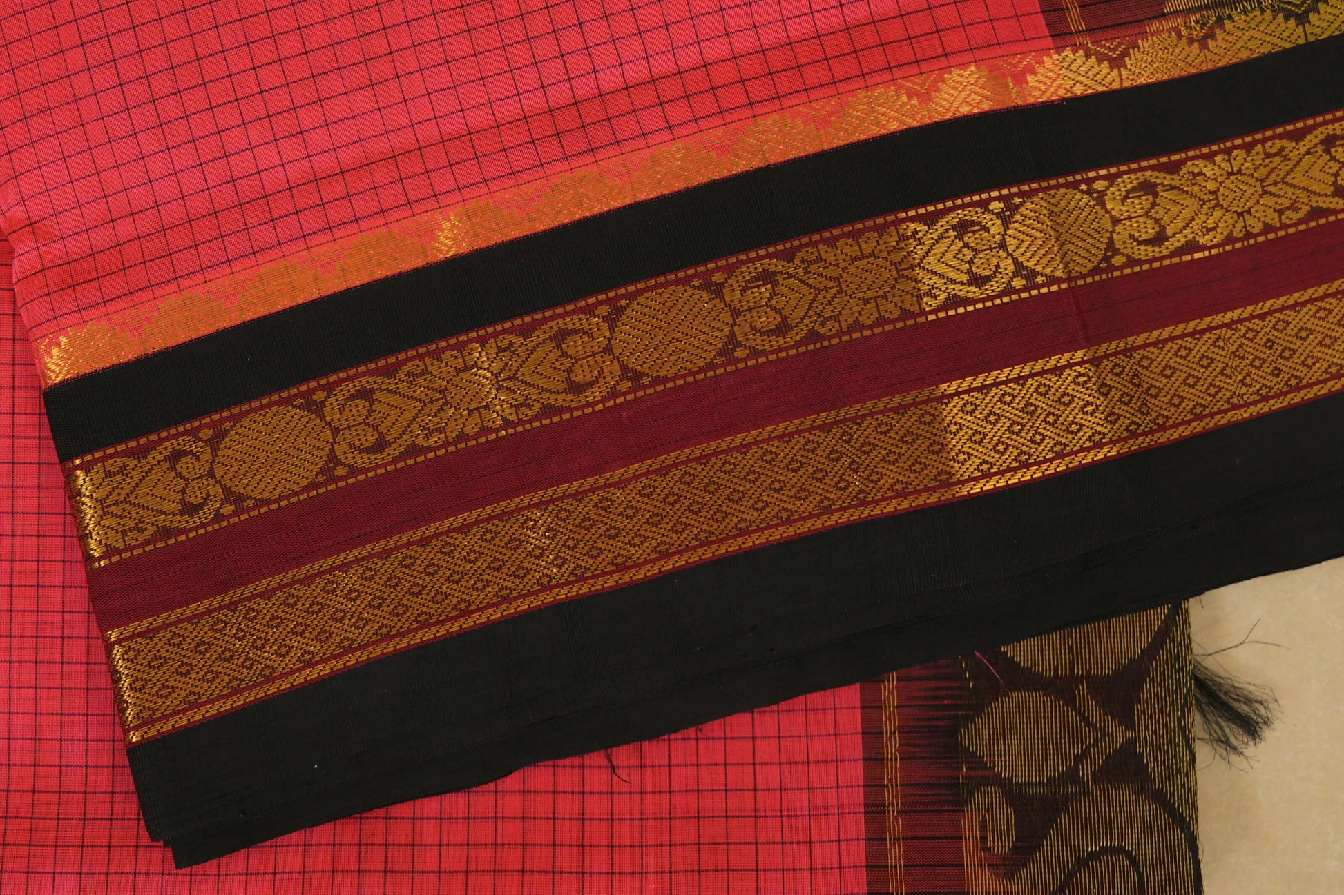 Orangish Pink with Black Borders Vintage Kanjivaram Silk Saree border zoom