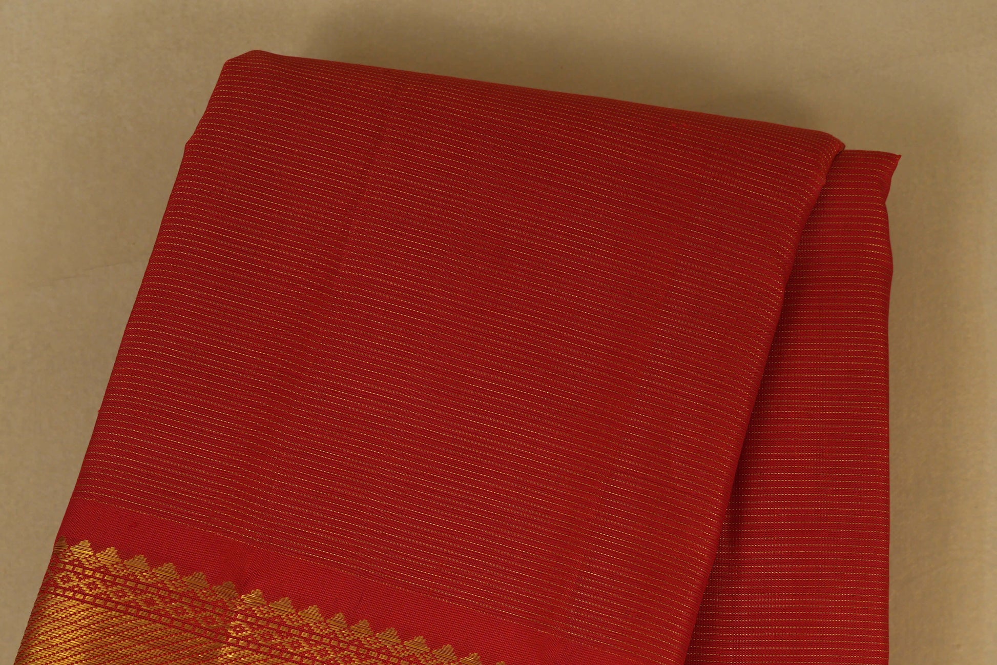 Red Vaira Oosi Vintage Kanjivaram Silk Saree body