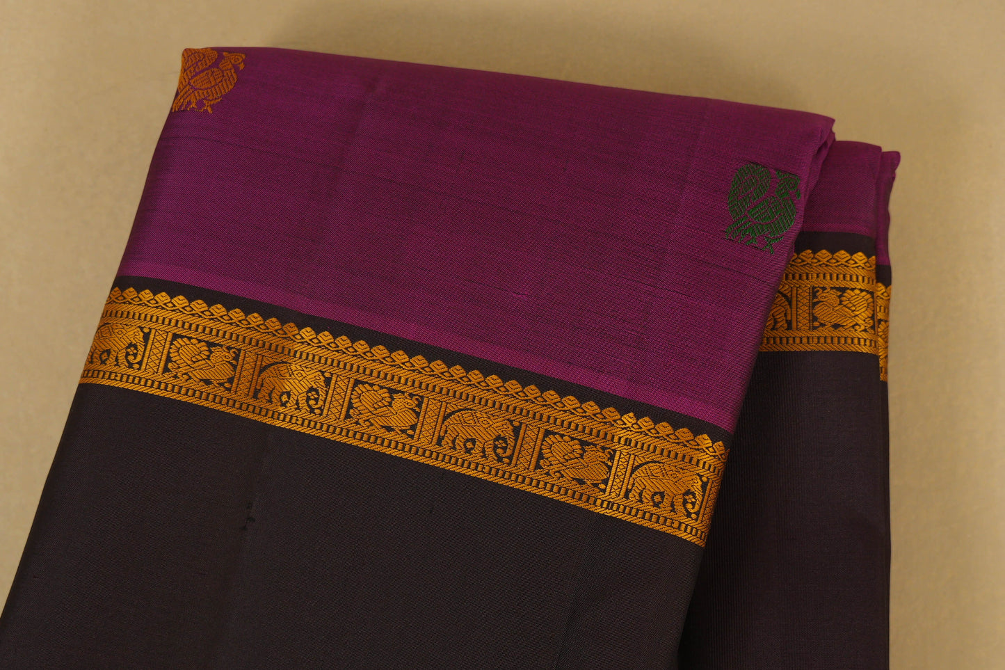 Magenta with Brown Borders Vintage Kanjivaram Silk Saree body