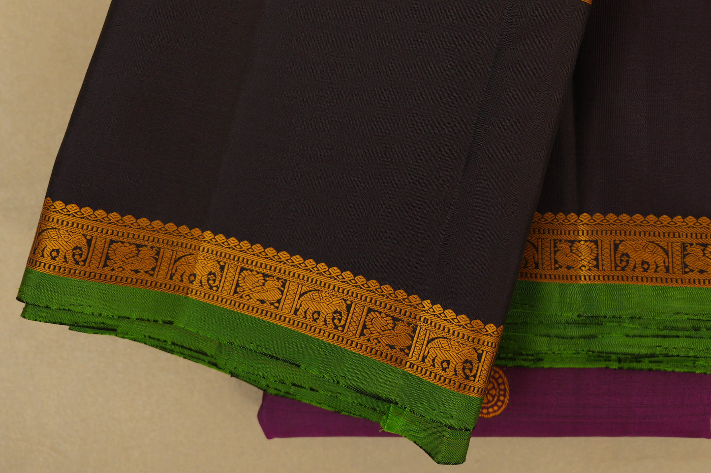 Magenta with Brown Borders Vintage Kanjivaram Silk Saree borders