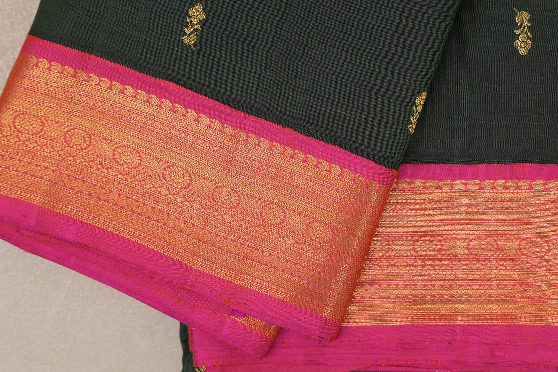 Bottle Green Kanjivaram Silk Saree border zoom