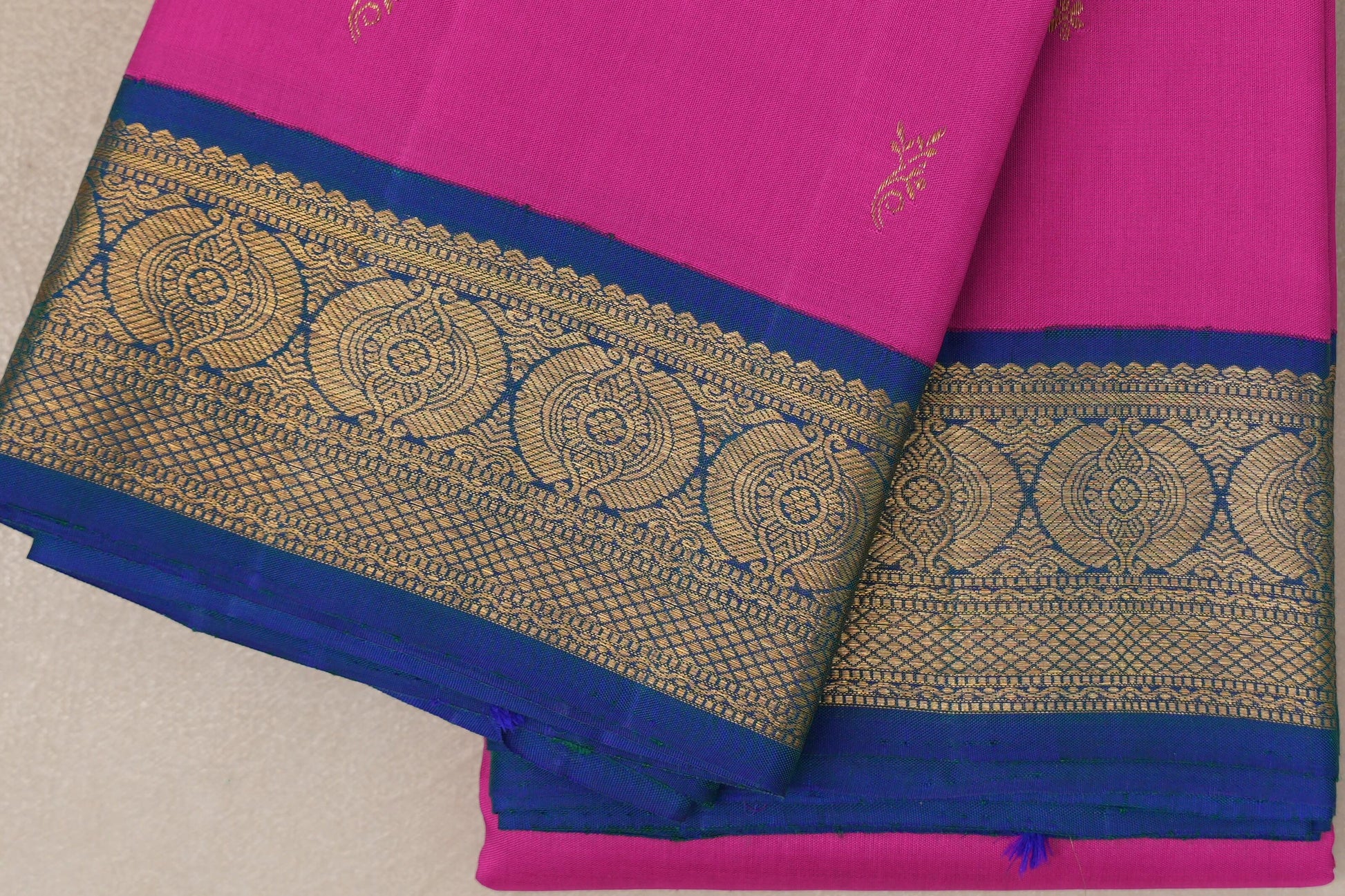 Magenta Kanjivaram Silk Saree border zoom