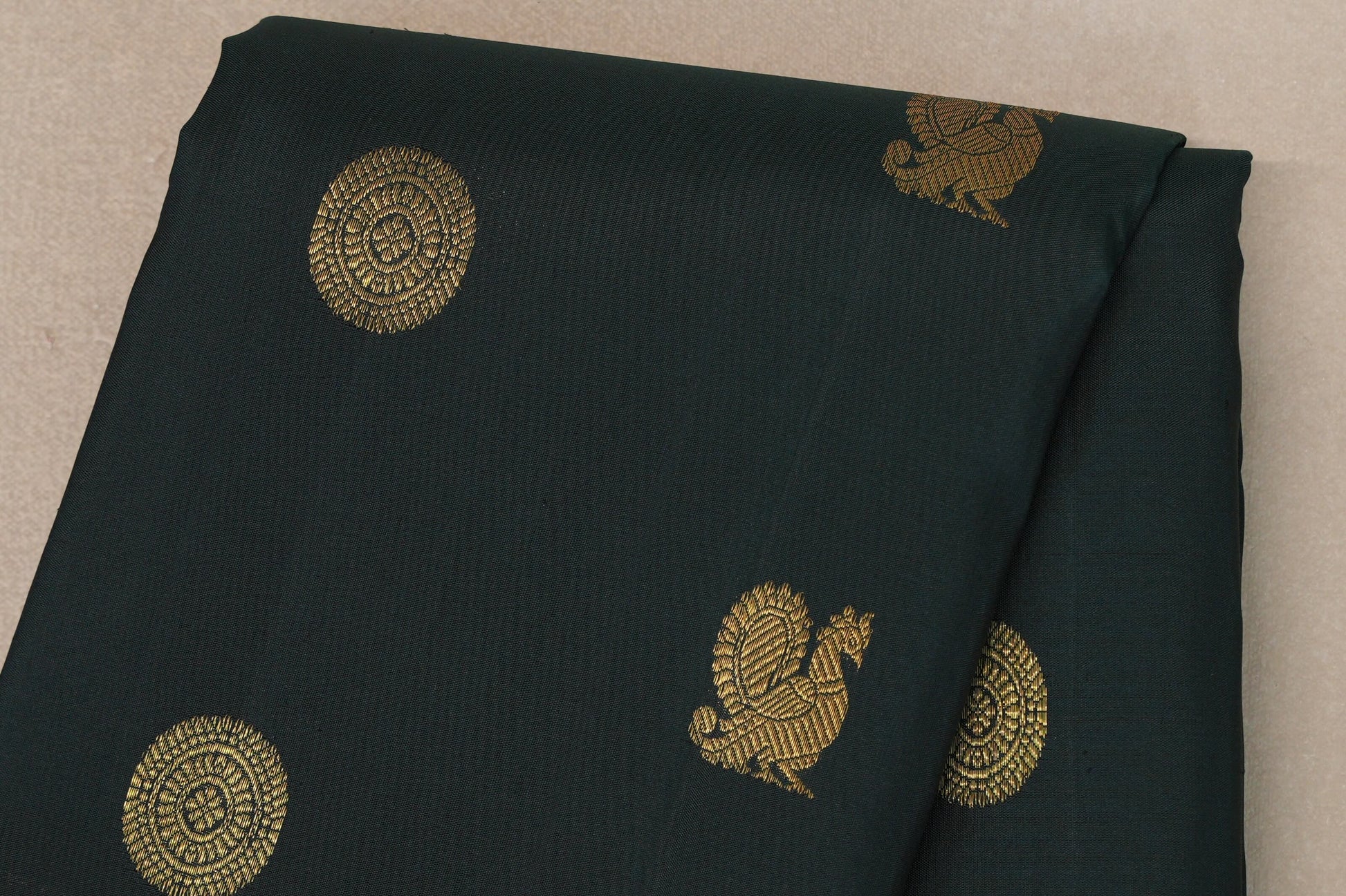 Deep Bottle Green Kanjivaram Silk Saree body zoom