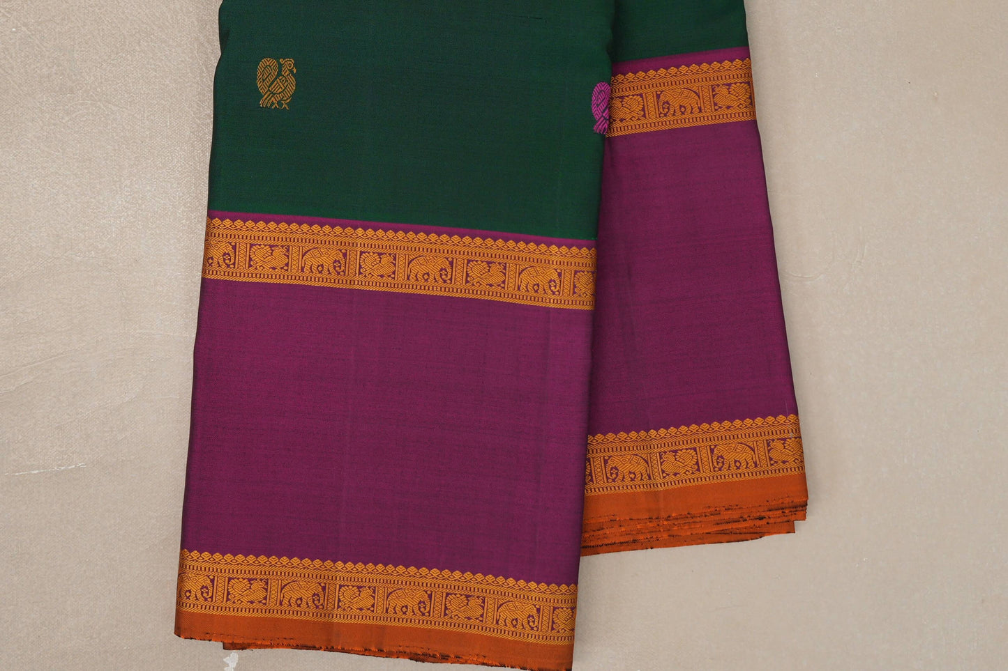 Forest Green Thread Woven Kanjivaram Silk Saree borde zoom
