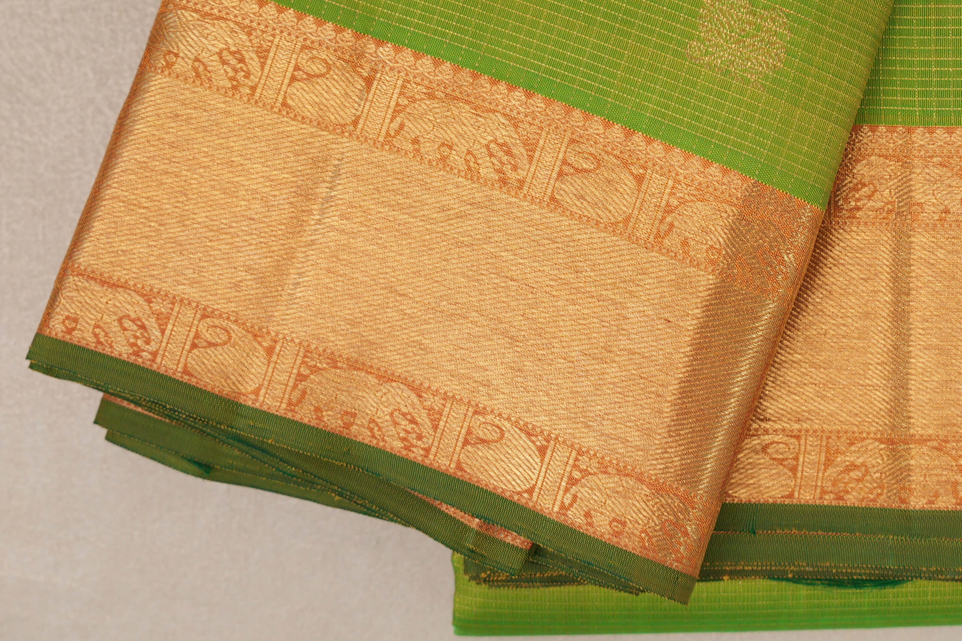 Dual Tone of Parrot Green & Yellow Vintage Heirloom Kanjivaram Silk Saree border