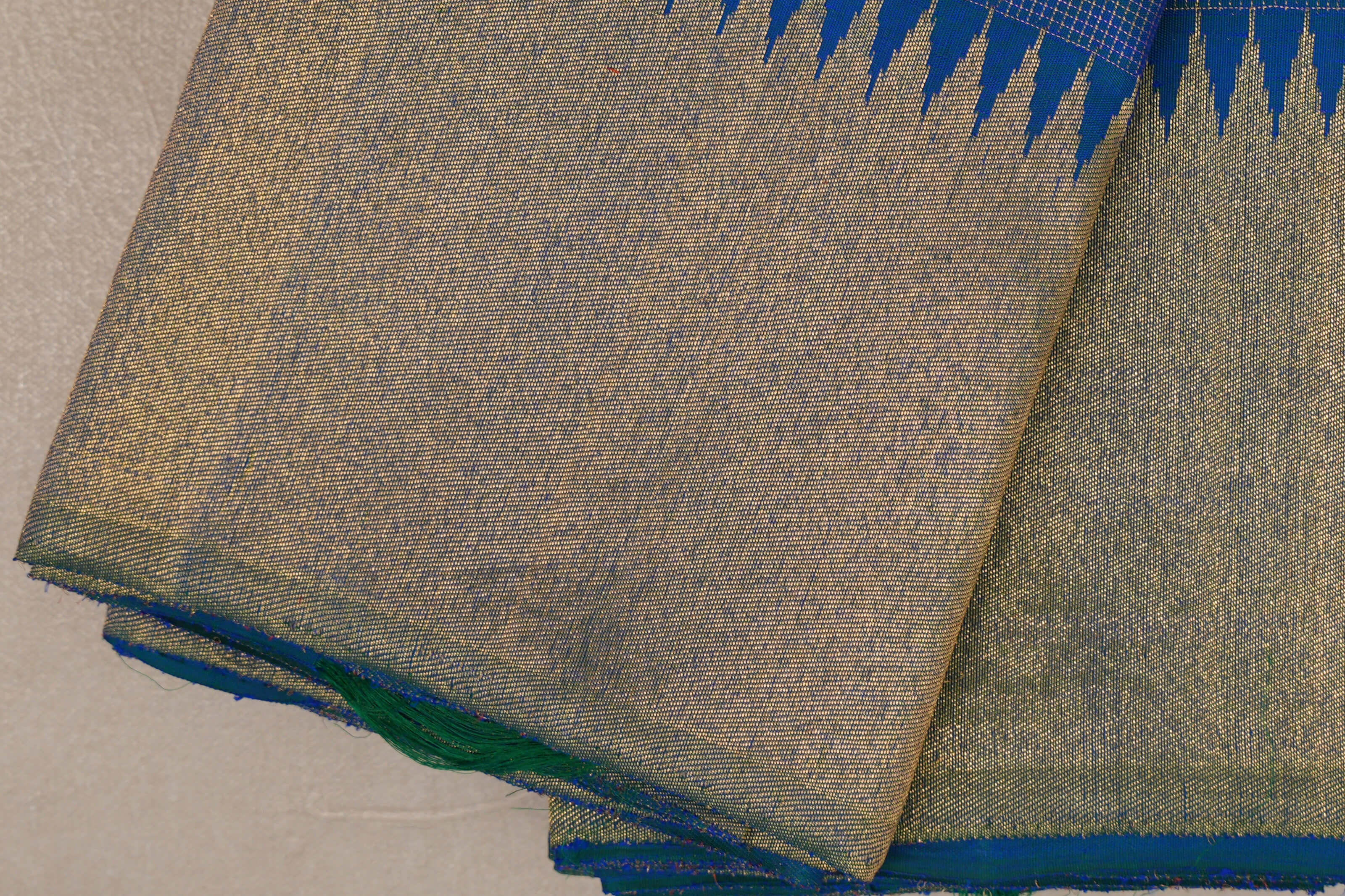 Dual Tone of Blue and Green with Zari Checks Vintage Kanjivaram Silk Saree temple border