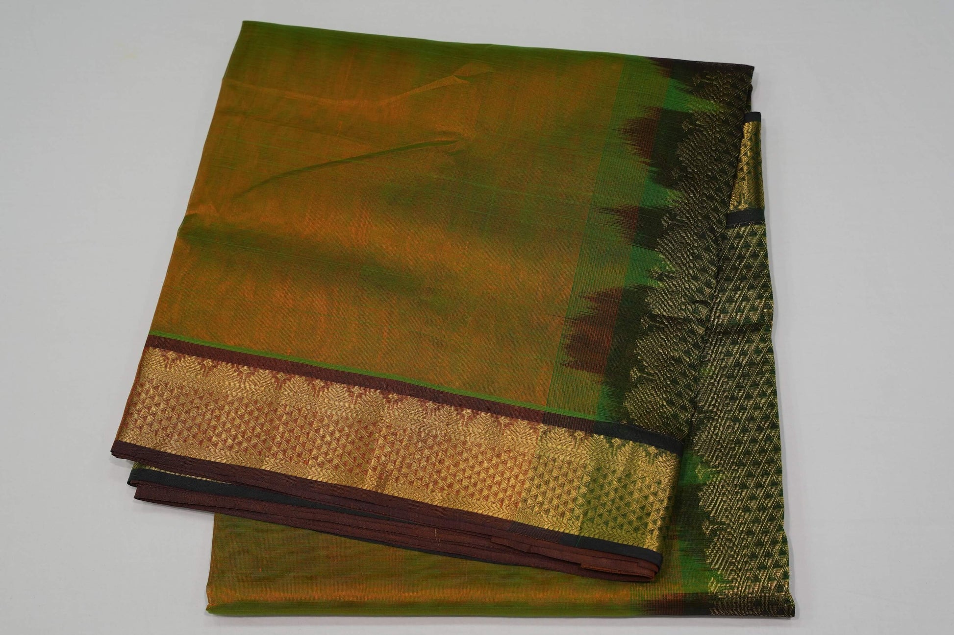 Manthulir green nine and half yards madisar silk cotton saree