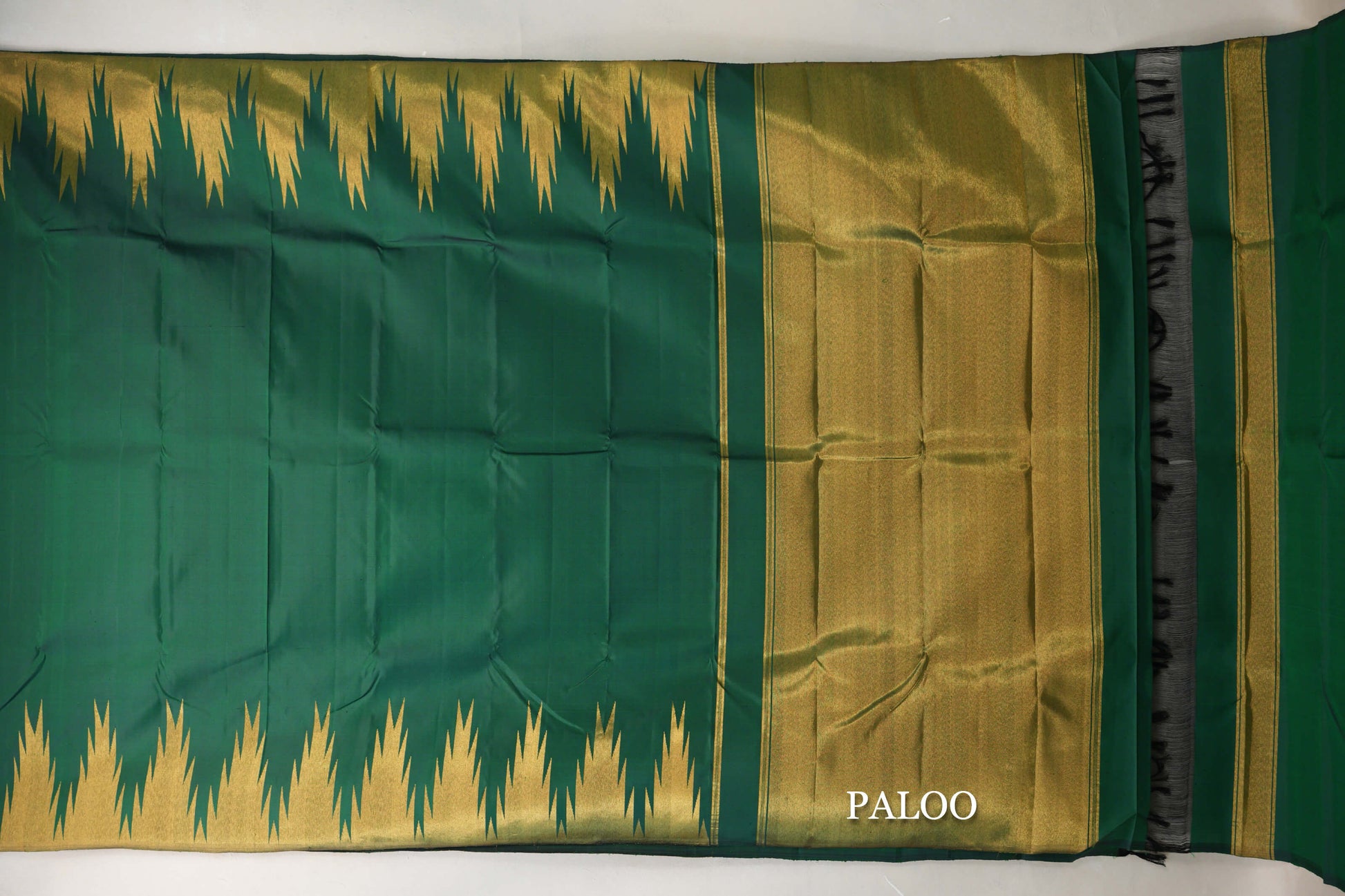 Forest Green with Temple Borders Vintage Kanjivaram Silk Saree paloo