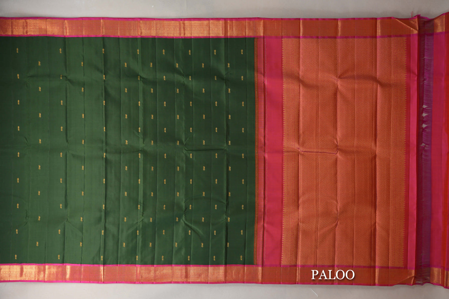 Emerald Green with Orangish Pink Borders Vintage Kanjivaram Silk Saree paloo