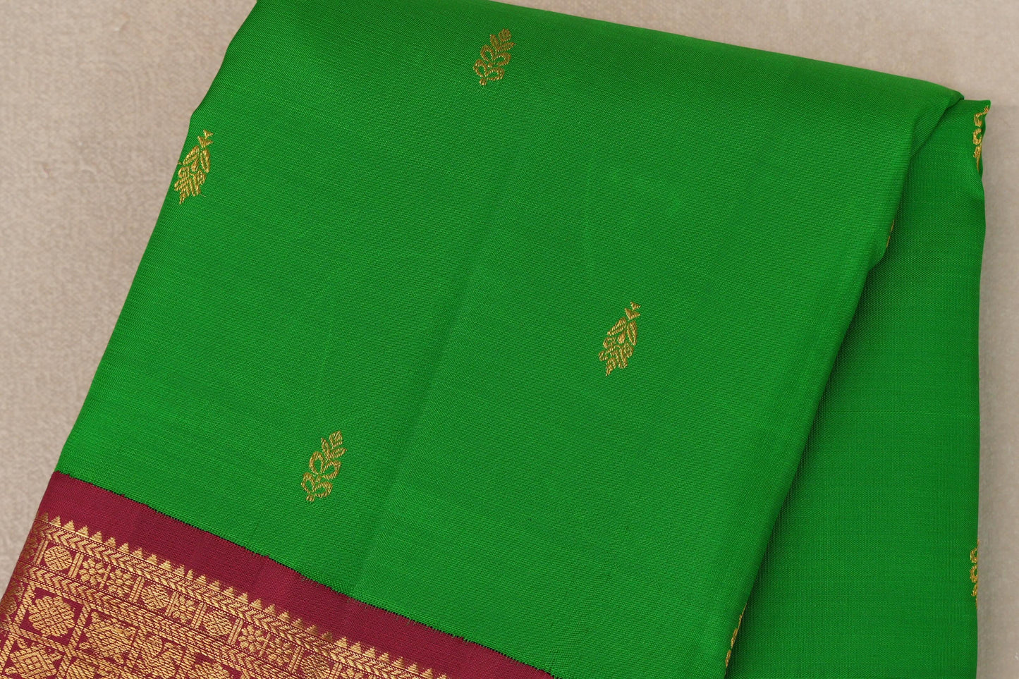 Parrot green with Deep Rani Pink Borders Vintage Kanjivaram Silk Saree SS9543