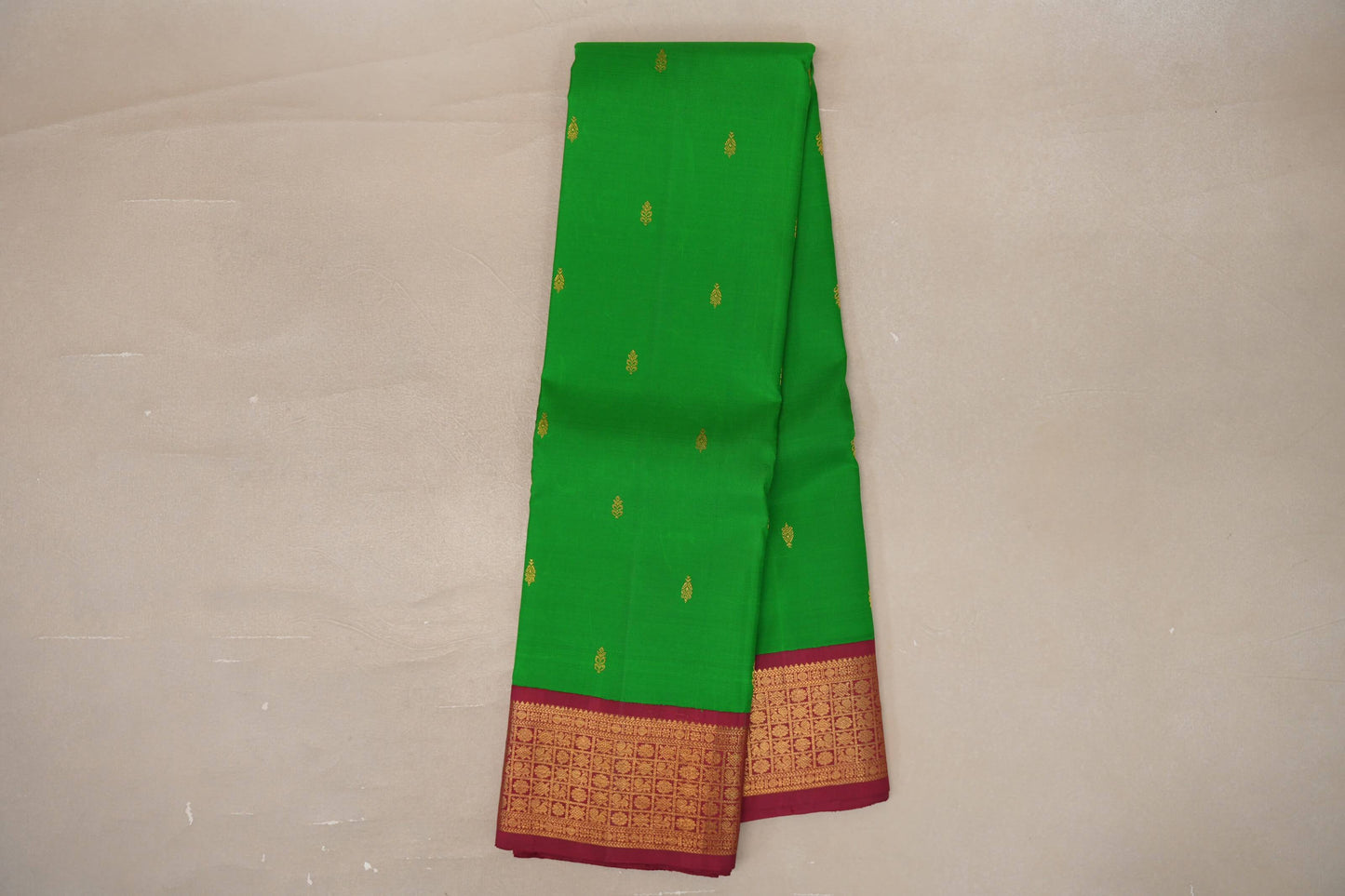 Parrot green with Deep Rani Pink Borders Vintage Kanjivaram Silk Saree SS9543