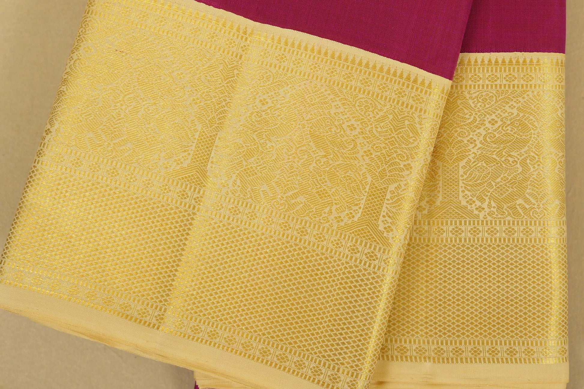 rani pink Vintage Kanjivaram Silk Saree border zoom