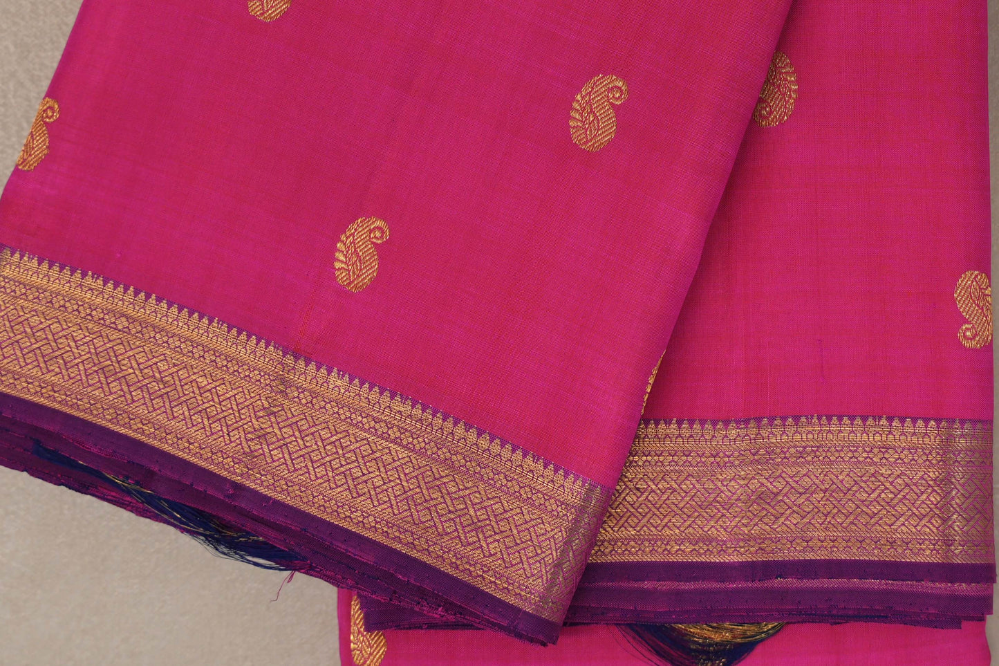 Orangish pink with Dual Tone of Classic Blue & Pink Vintage Kanjivaram Silk Saree SS9550