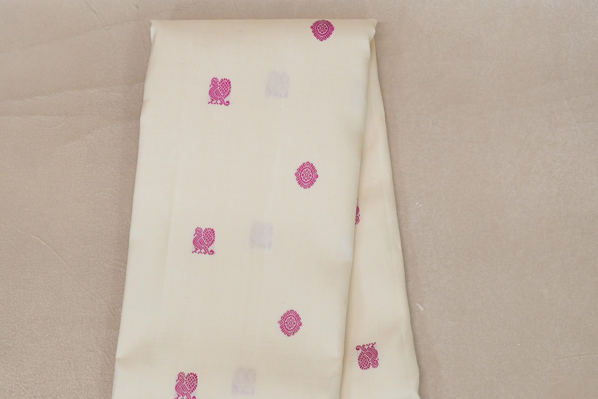 Cream with Pinkish Orange Rettai Pettu Borders Vintage Kanjivaram Silk Saree body