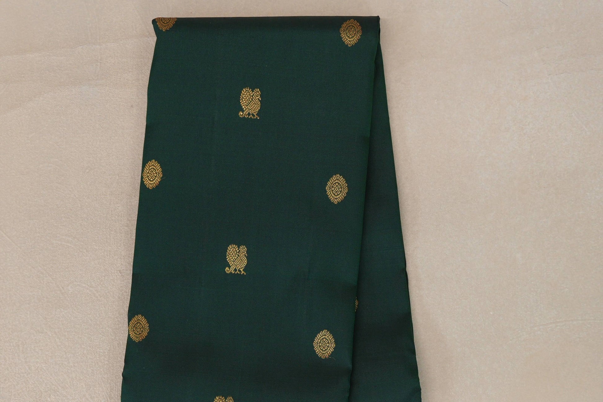 Deep Bottle Green with Orangish Pink Rettai Pettu Borders Vintage Kanjivaram Silk Saree body