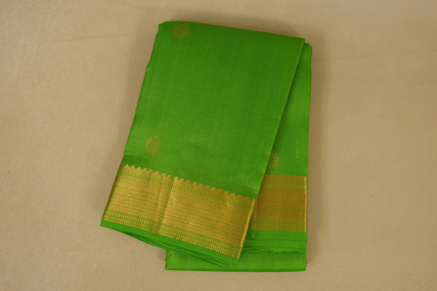Bright Parrot Green Light Weight Kanchipuram Silk Saree