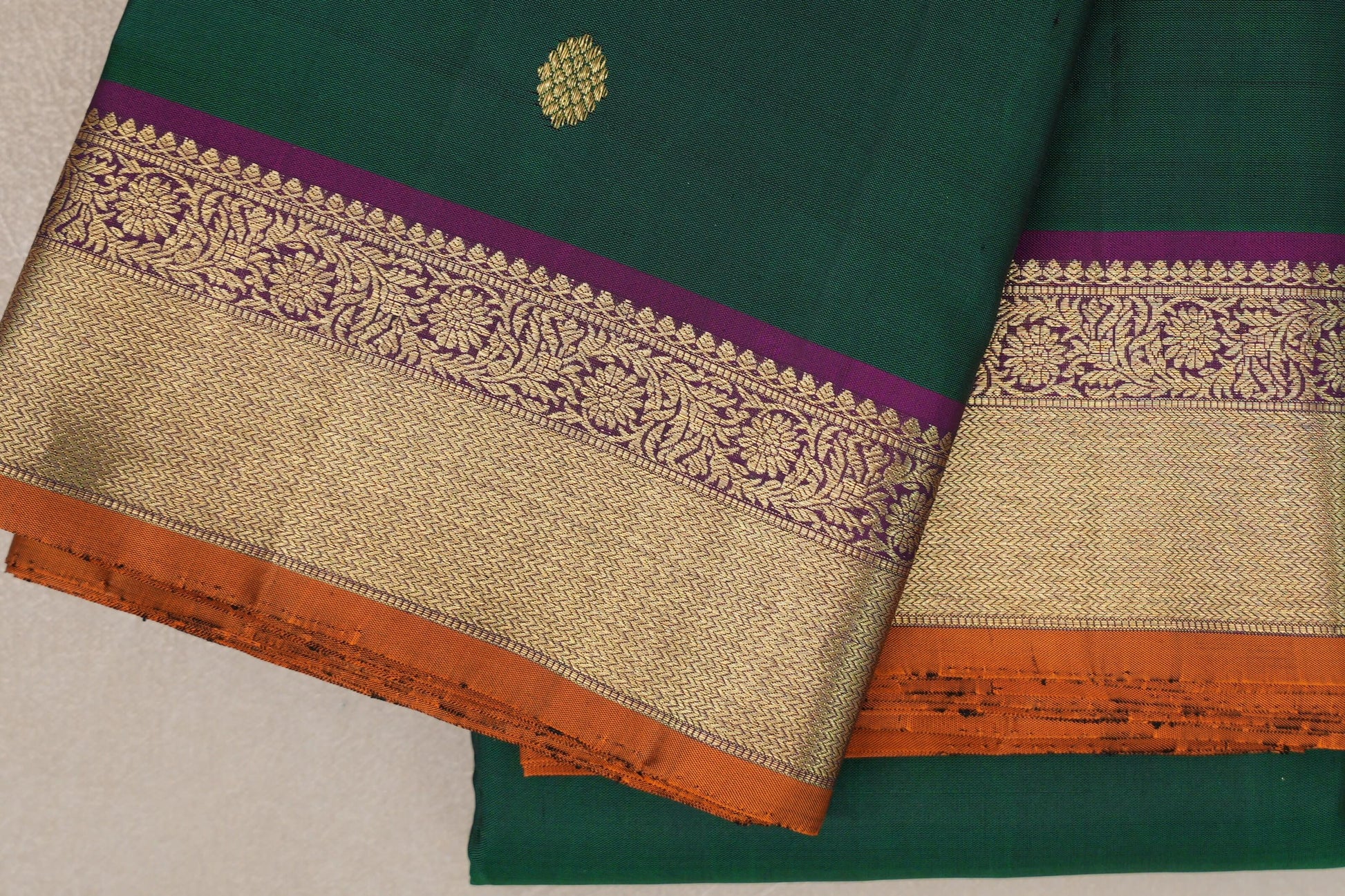 Deep Bottle Green Vintage Kanjivaram Silk Saree borders