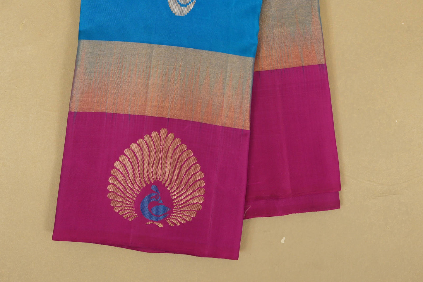 Bright Blue Light Weight Kanchipuram Silk Saree border zoom