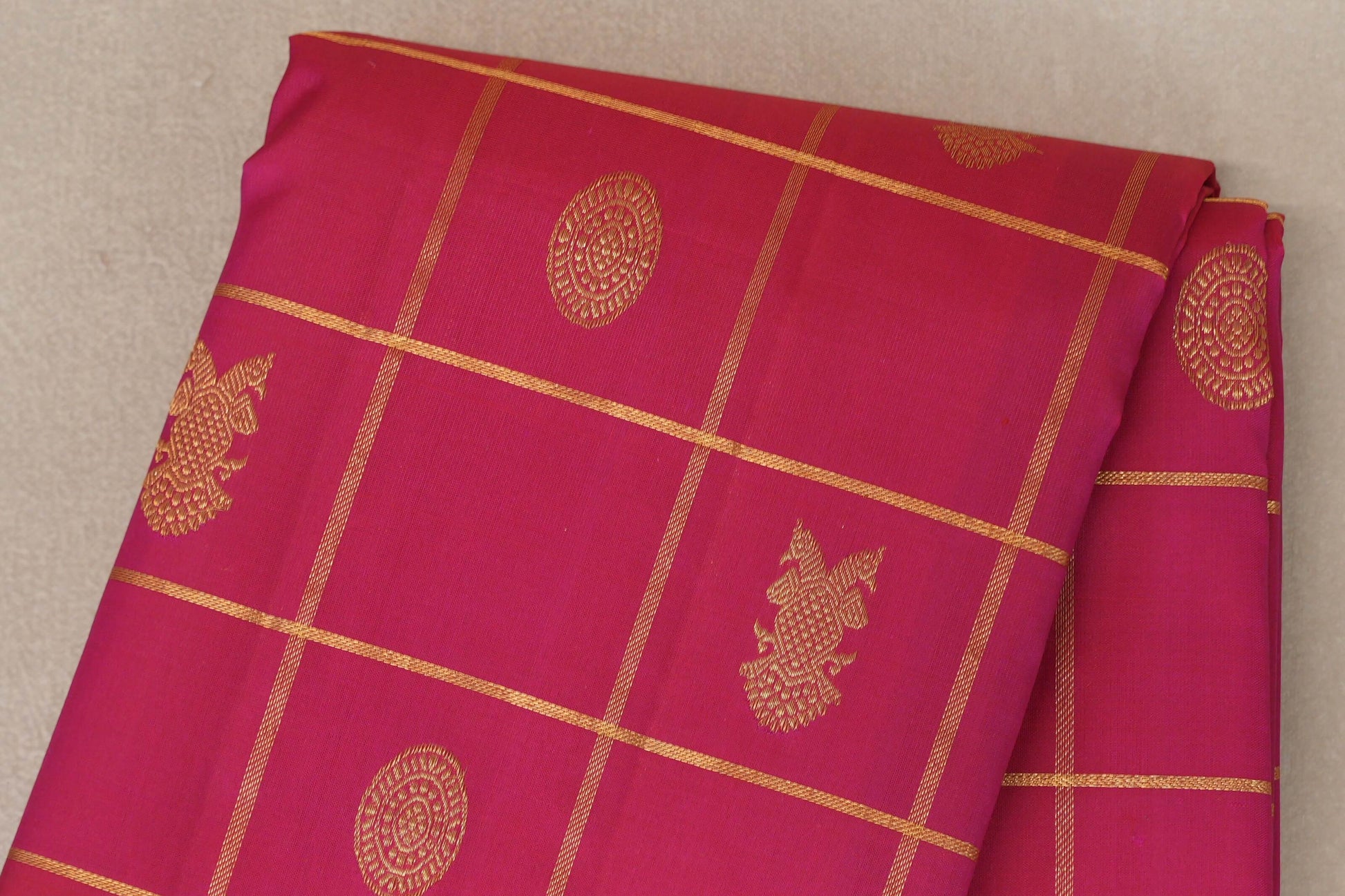 Reddish Pink with Zari Checks Vintage Kanjivaram Silk Saree body