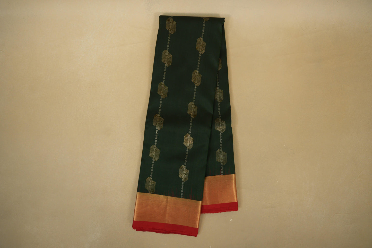 Bottle Green with Red Borders Light Weight Kanchipuram Silk Saree online