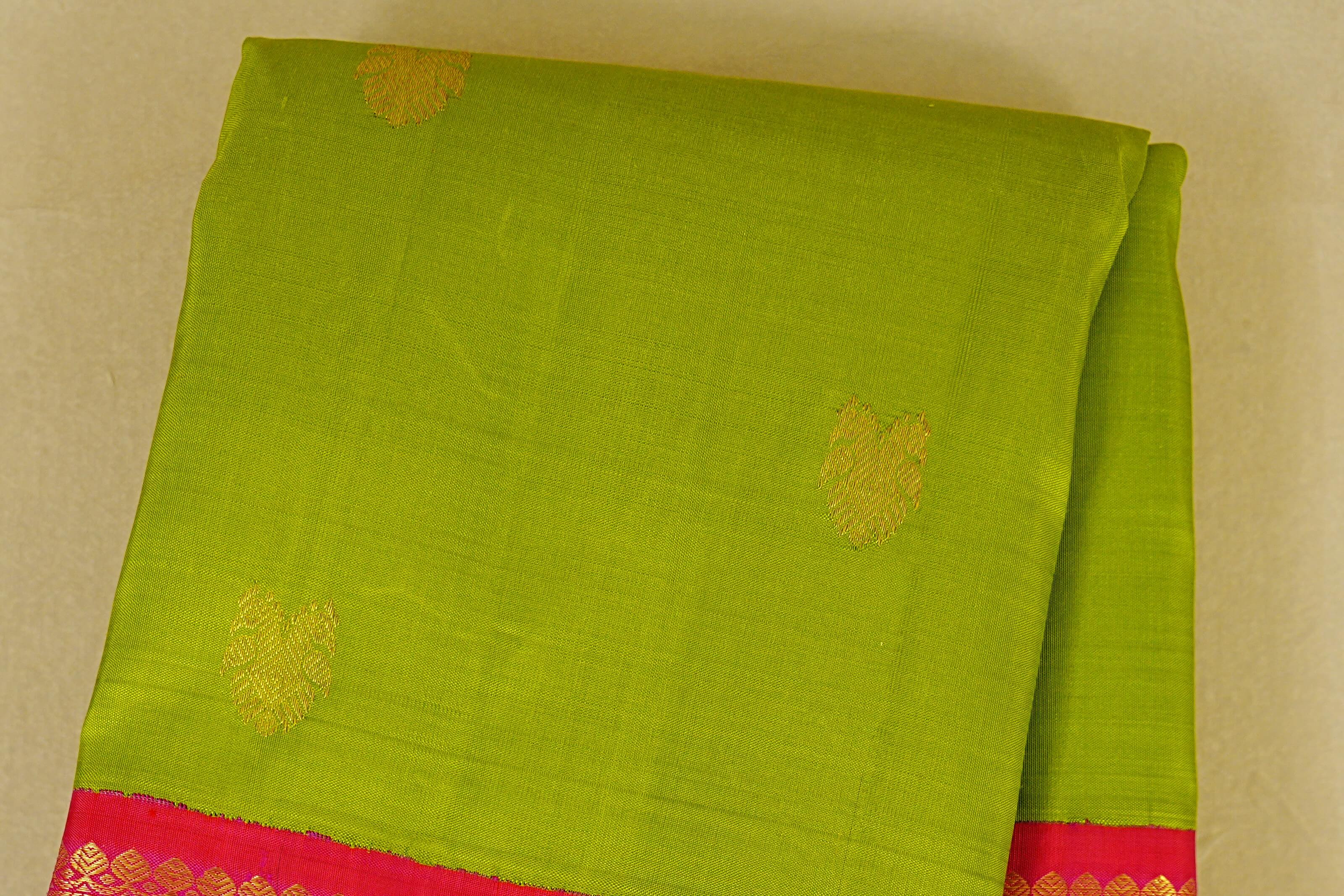 Parrot Green Vintage Kanjivaram Silk Saree body zoom