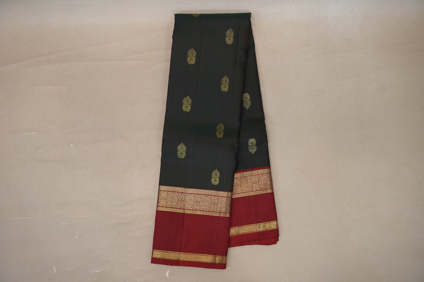Online Dual Tone of Deep Bottle Green & Deep Red with Rettai Pettu Borders Vintage Kanjivaram Silk Saree