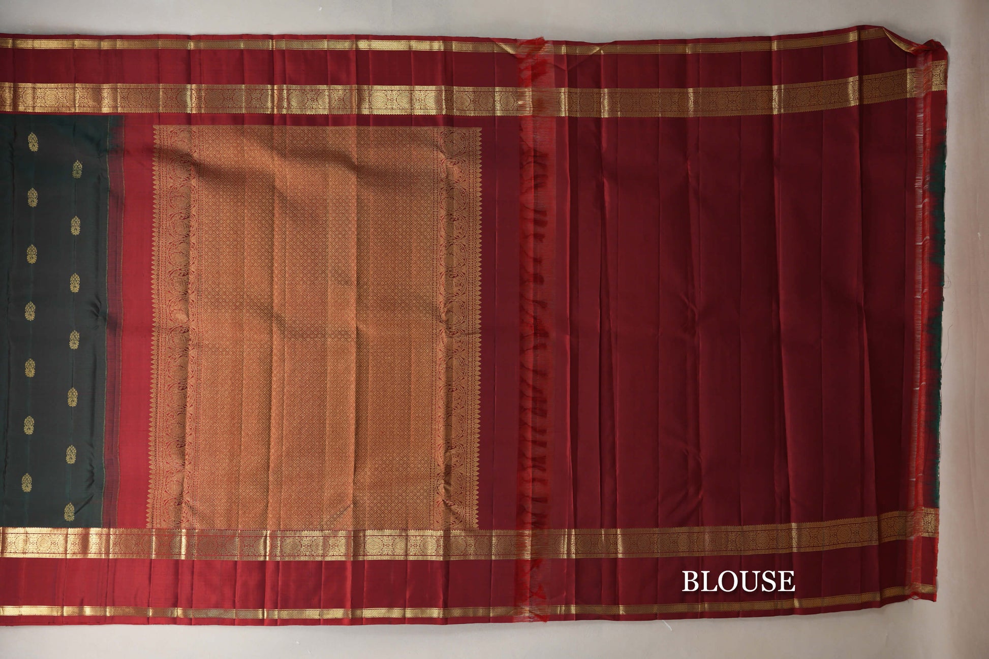 Dual Tone of Deep Bottle Green & Deep Red with Rettai Pettu Borders Vintage Kanjivaram Silk Saree blouse