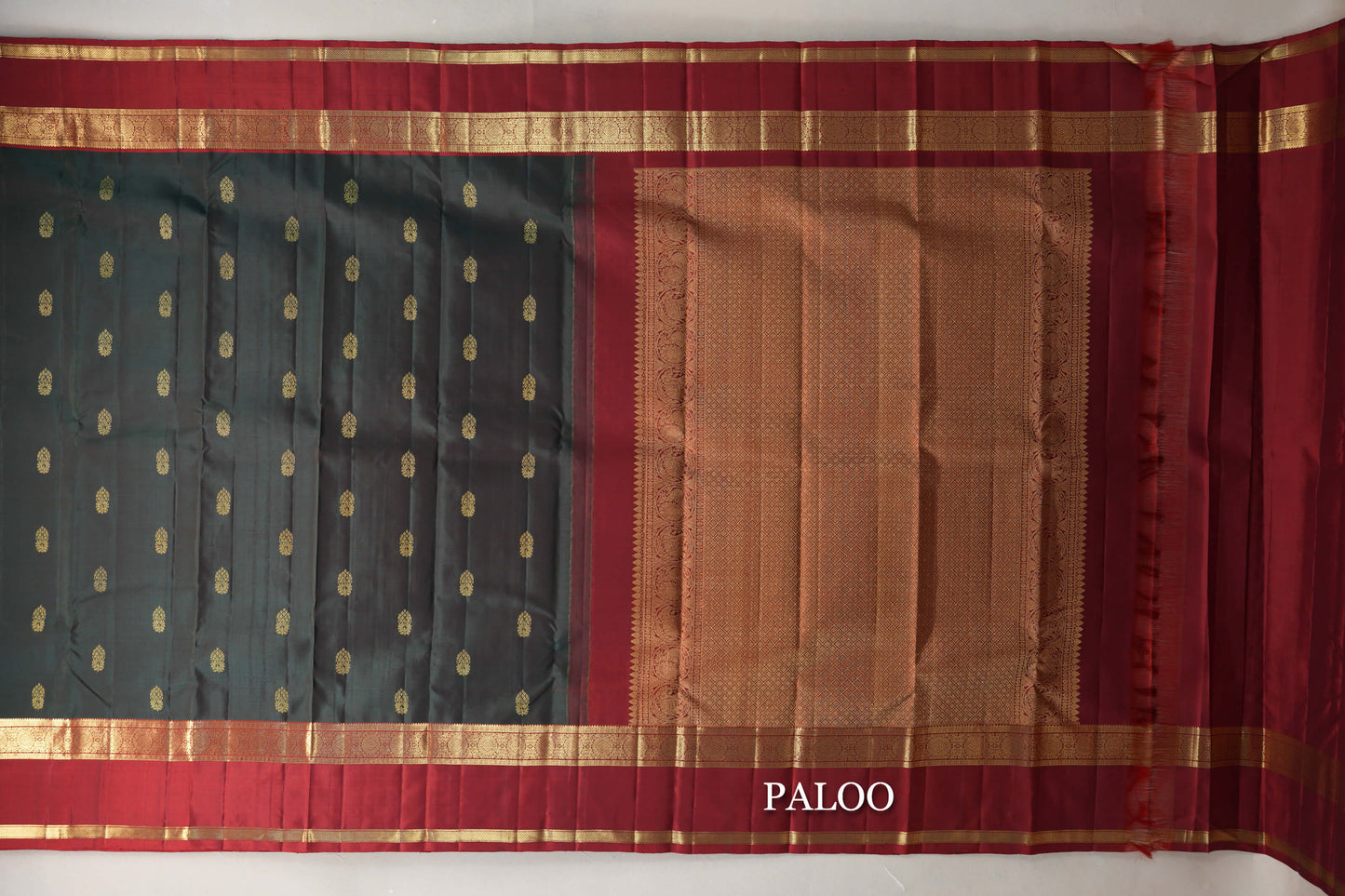 Dual Tone of Deep Bottle Green & Deep Red with Rettai Pettu Borders Vintage Kanjivaram Silk Saree paloo