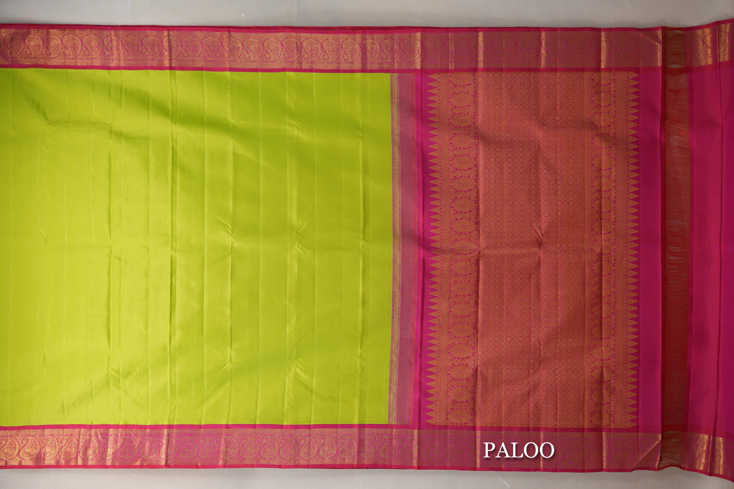 Parrot Green with Orangish Pink Borders Vintage Kanjivaram Silk Saree paloo