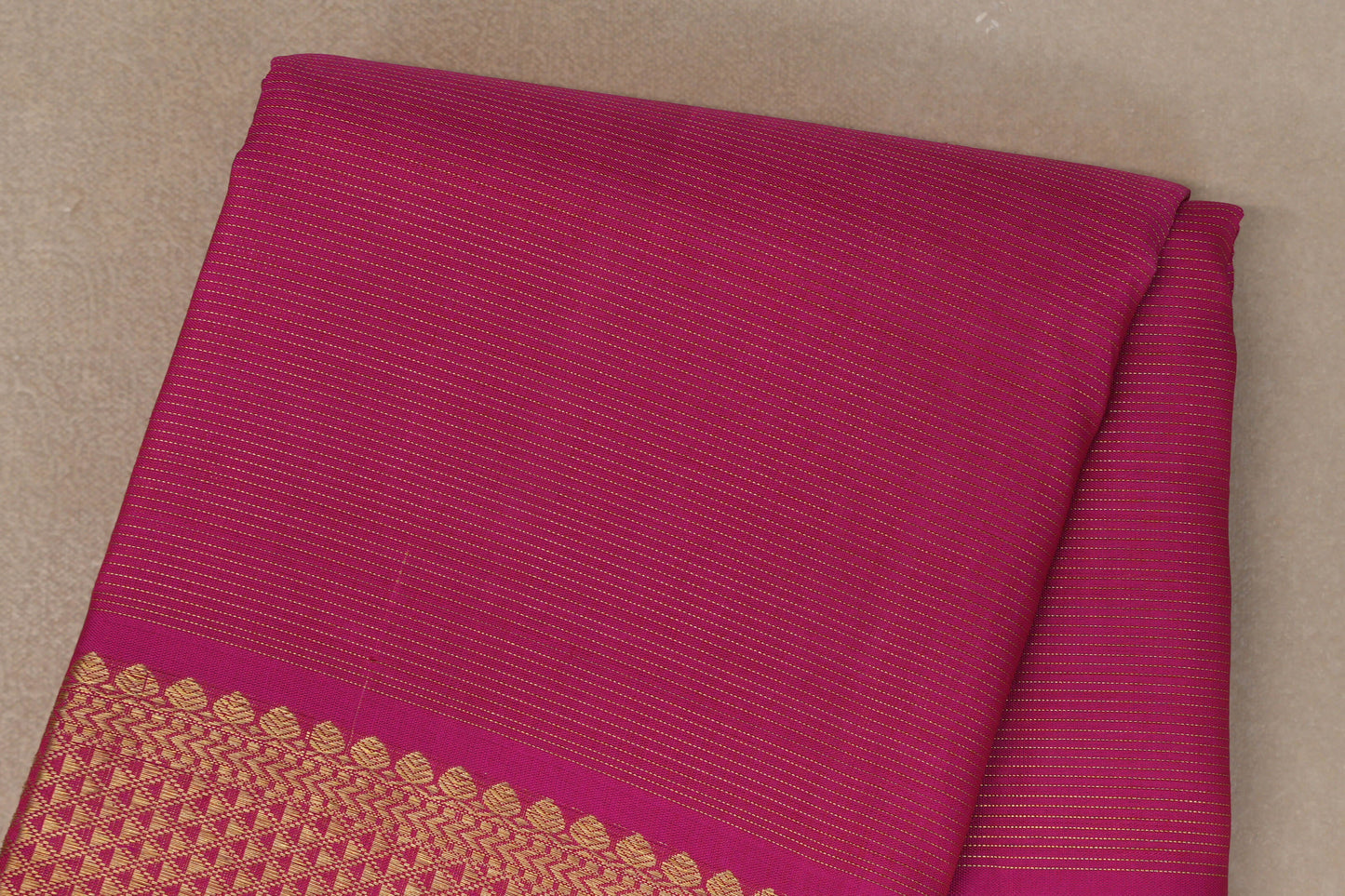 Bright Pink Vaira Oosi Vintage Kanjivaram Silk Saree body