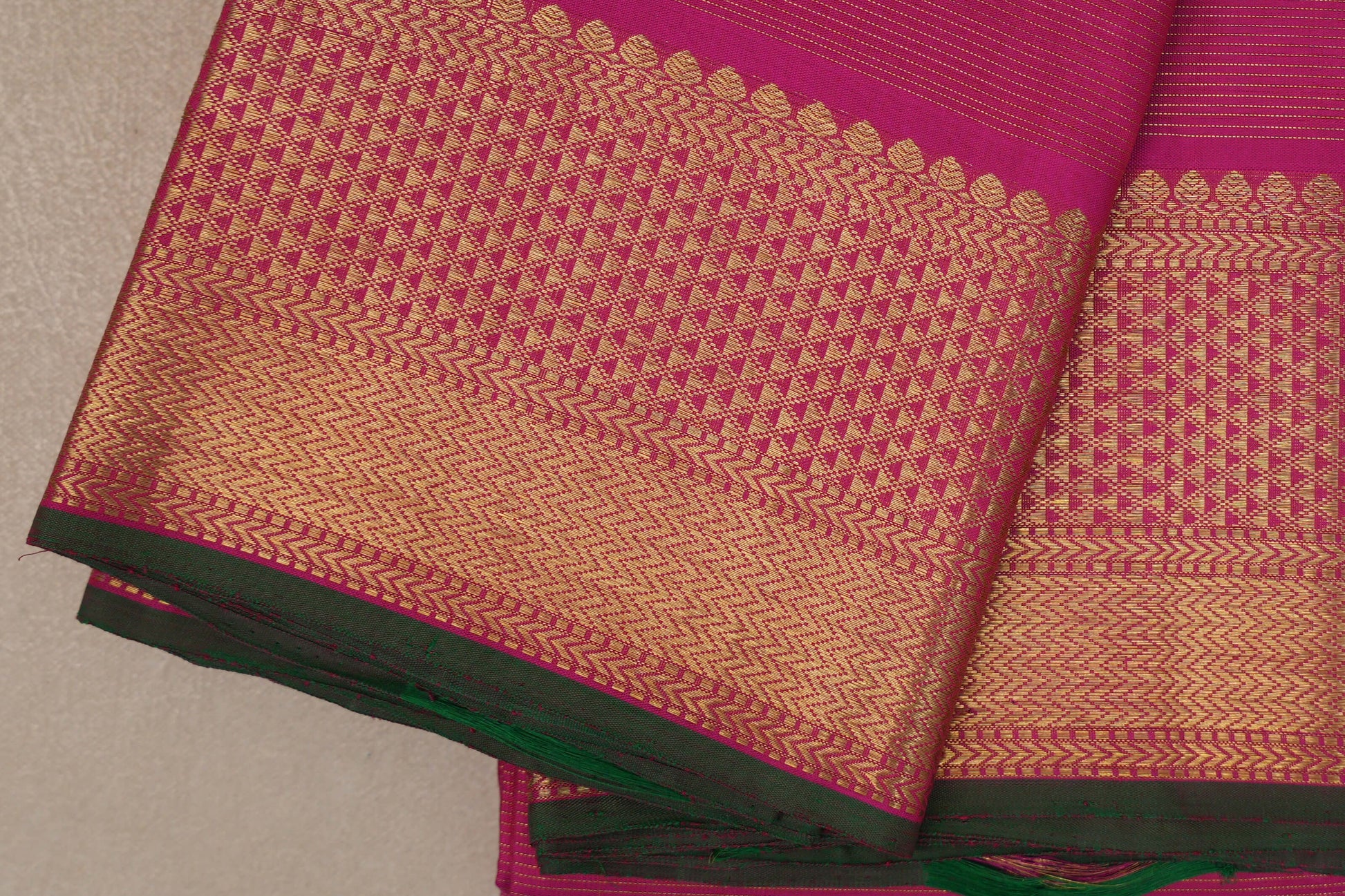 Bright Pink Vaira Oosi Vintage Kanjivaram Silk Saree border