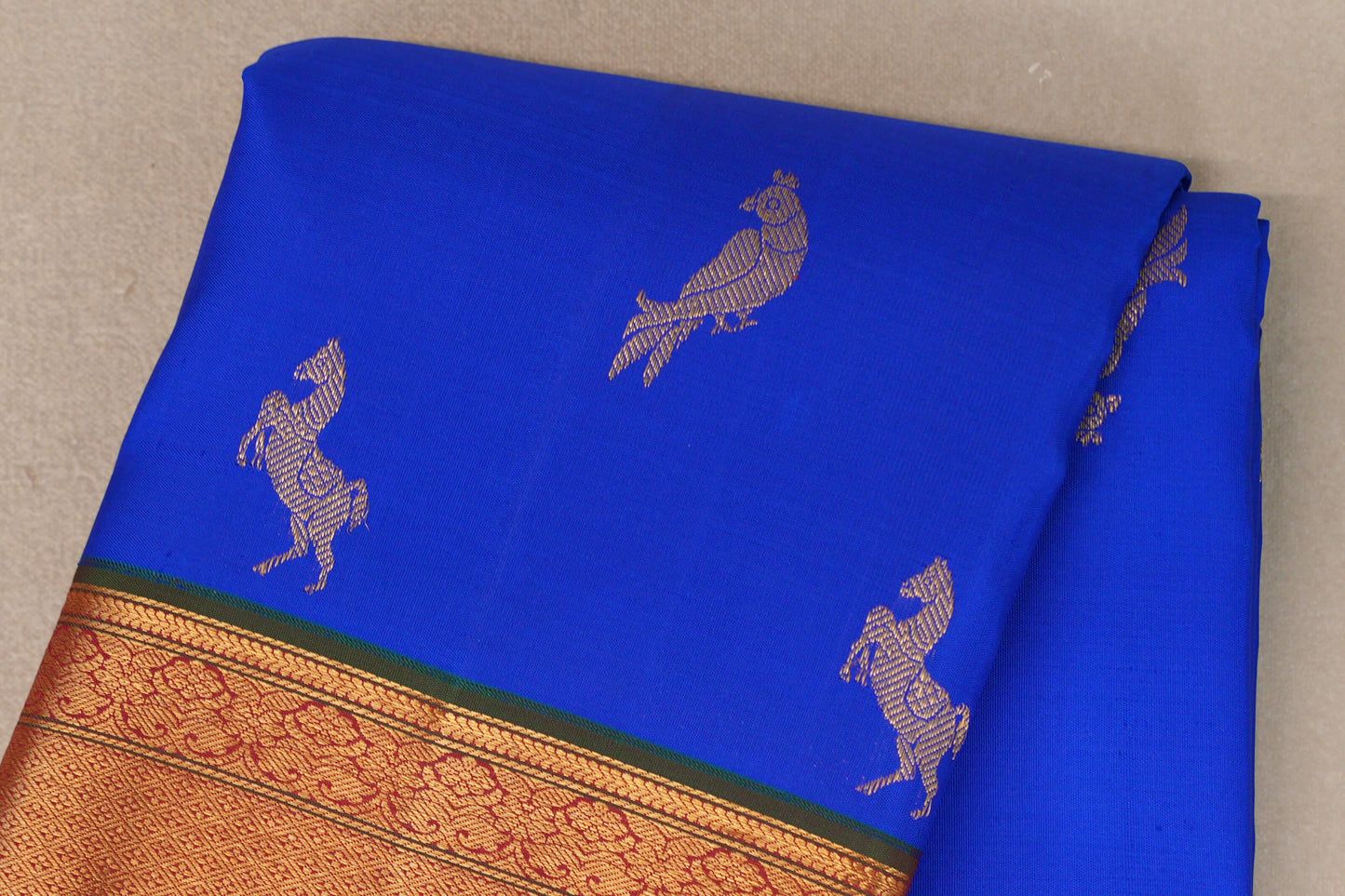 Bright Royal Blue with Bottle Green Borders Vintage Kanjivaram Silk Saree body