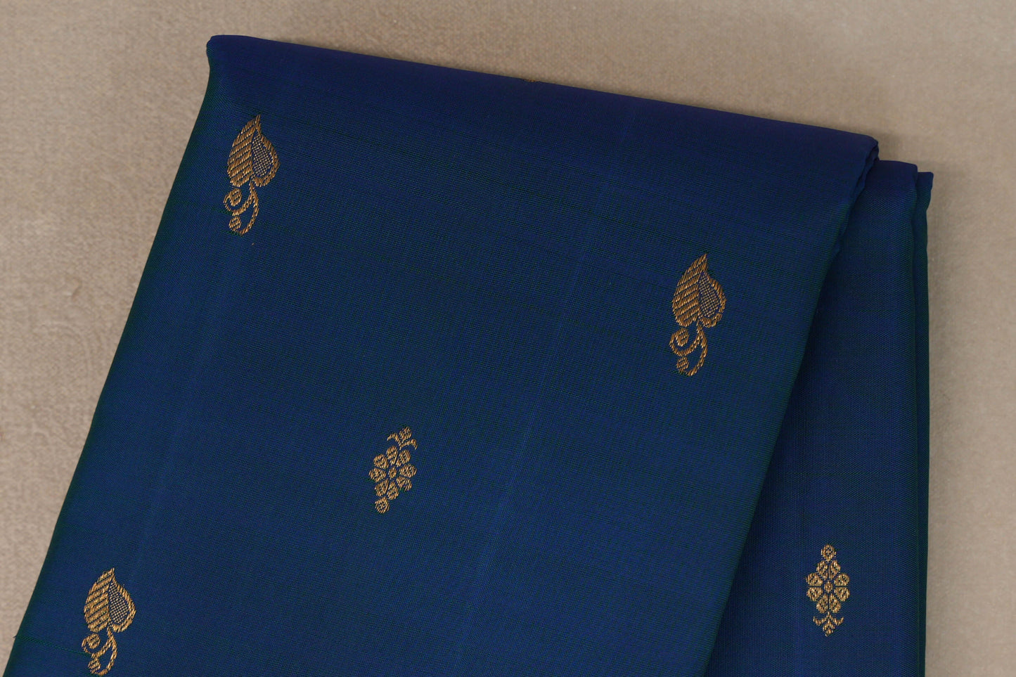 Peacock Blue with Orangish Pink Borders Vintage Kanjivaram Silk Saree body