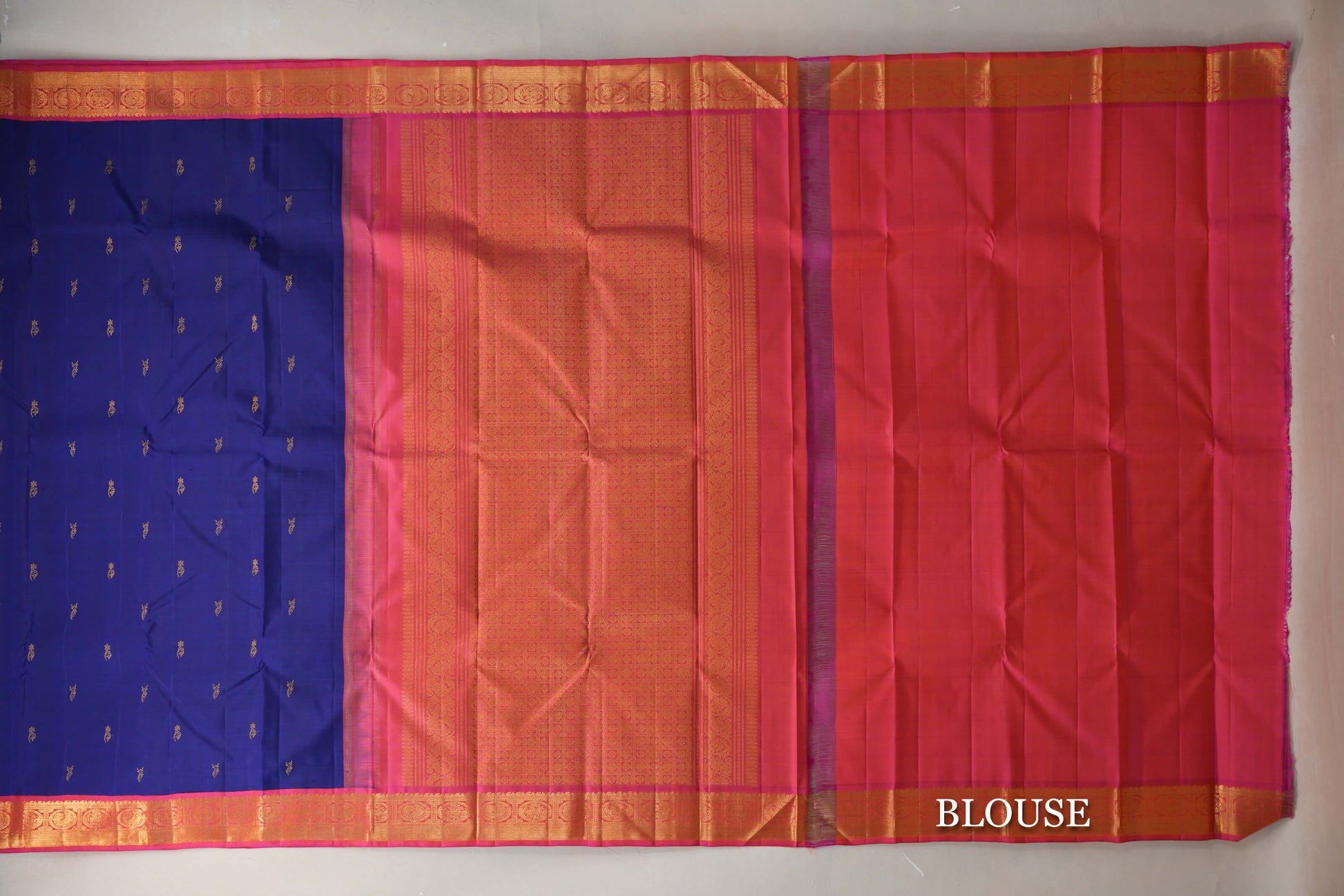 Deep Blue with Orangish Pink Borders Vintage Kanjivaram Silk Saree blouse