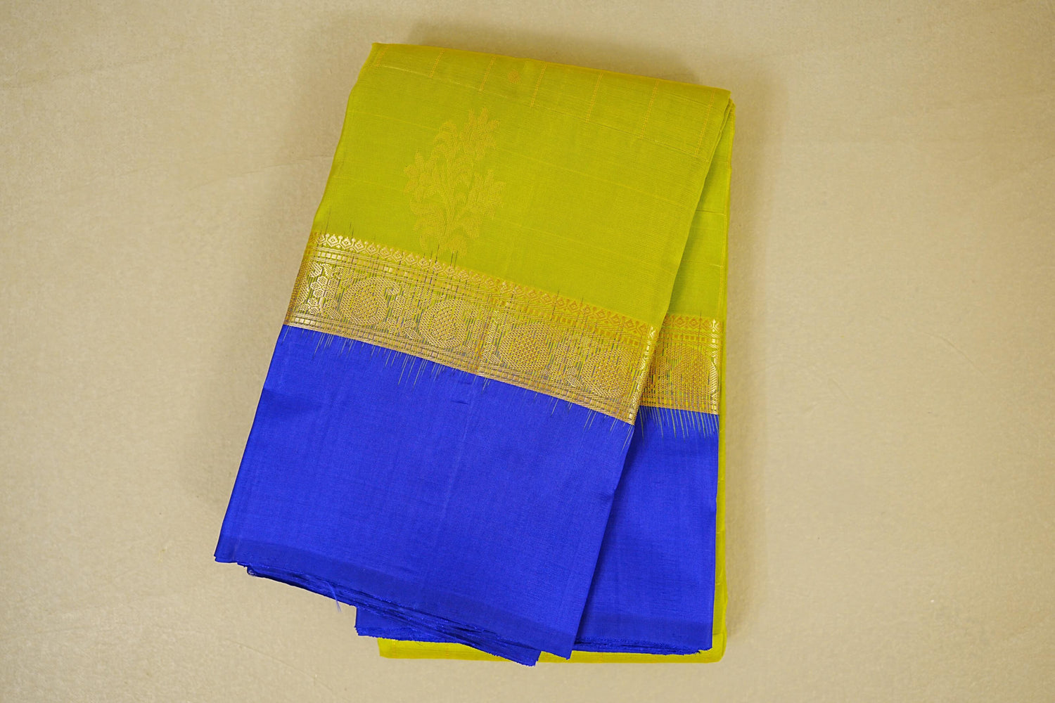 folded Dual Tone of Green and yellow  Light Weight Kanchipuram Silk Saree