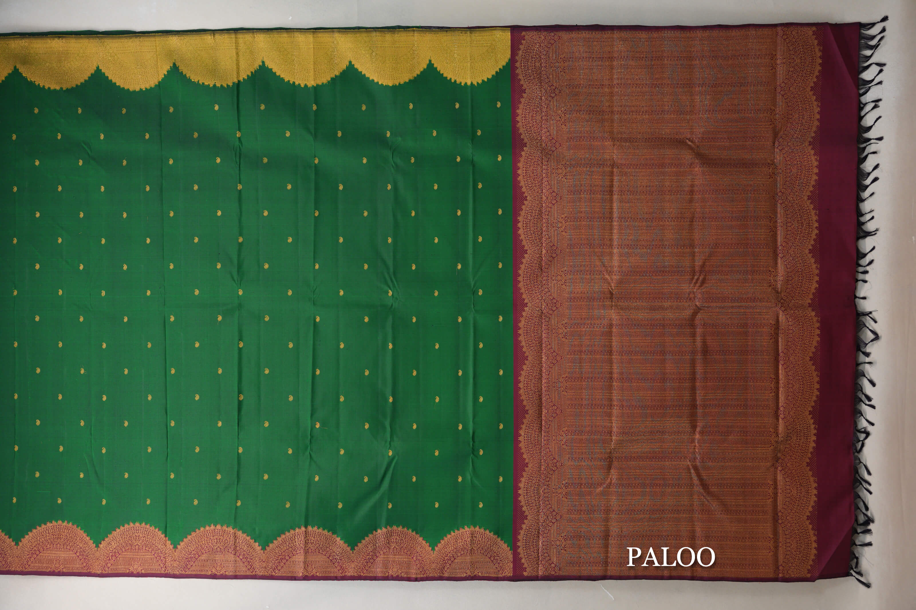 Forest Green with Deep Reddish Pink / Olive Green Borders Vintage Kanjivaram Silk Saree paloo